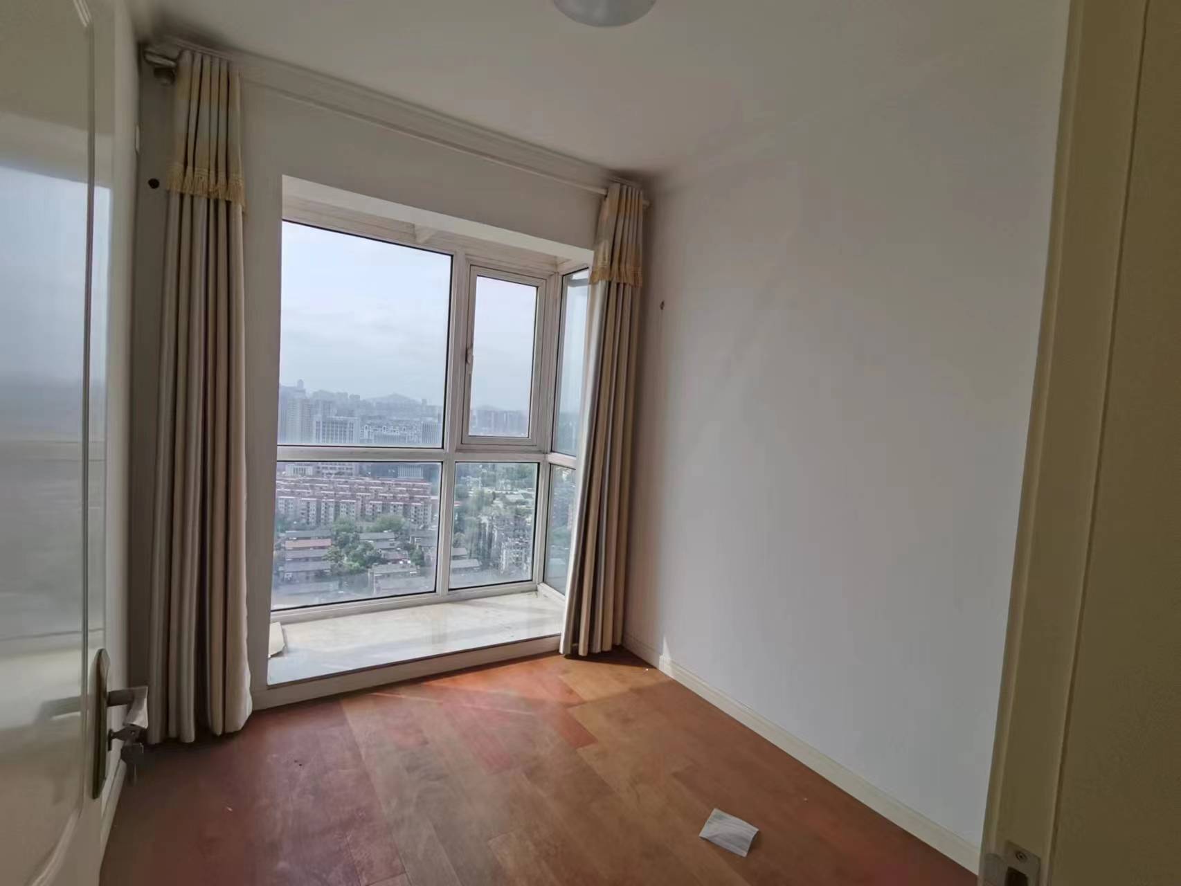 锦峰大厦 3室2厅2卫 165m&sup2;