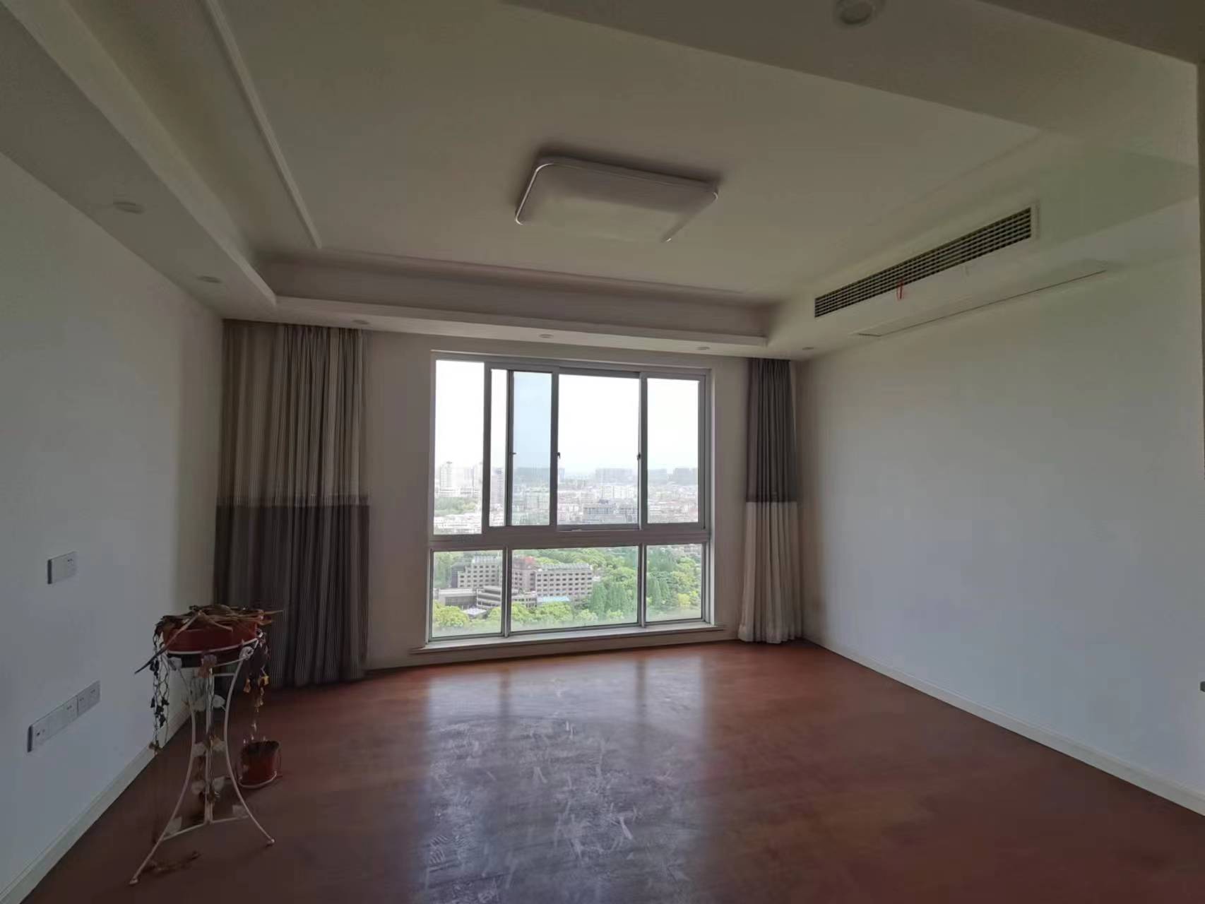 锦峰大厦 3室2厅2卫 165m&sup2;