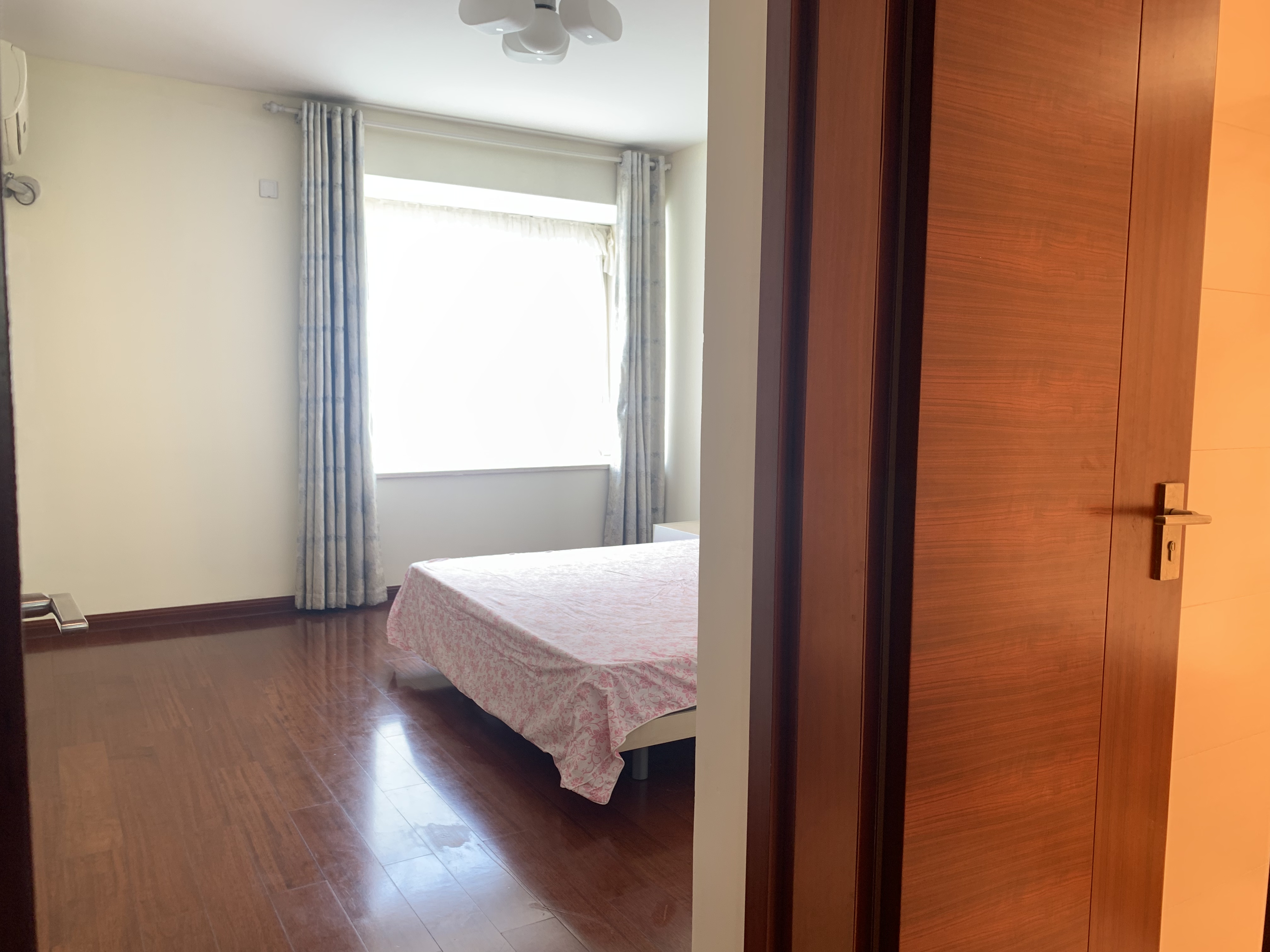 优山美地花园北区 3室2厅2卫 141.00m&sup2;