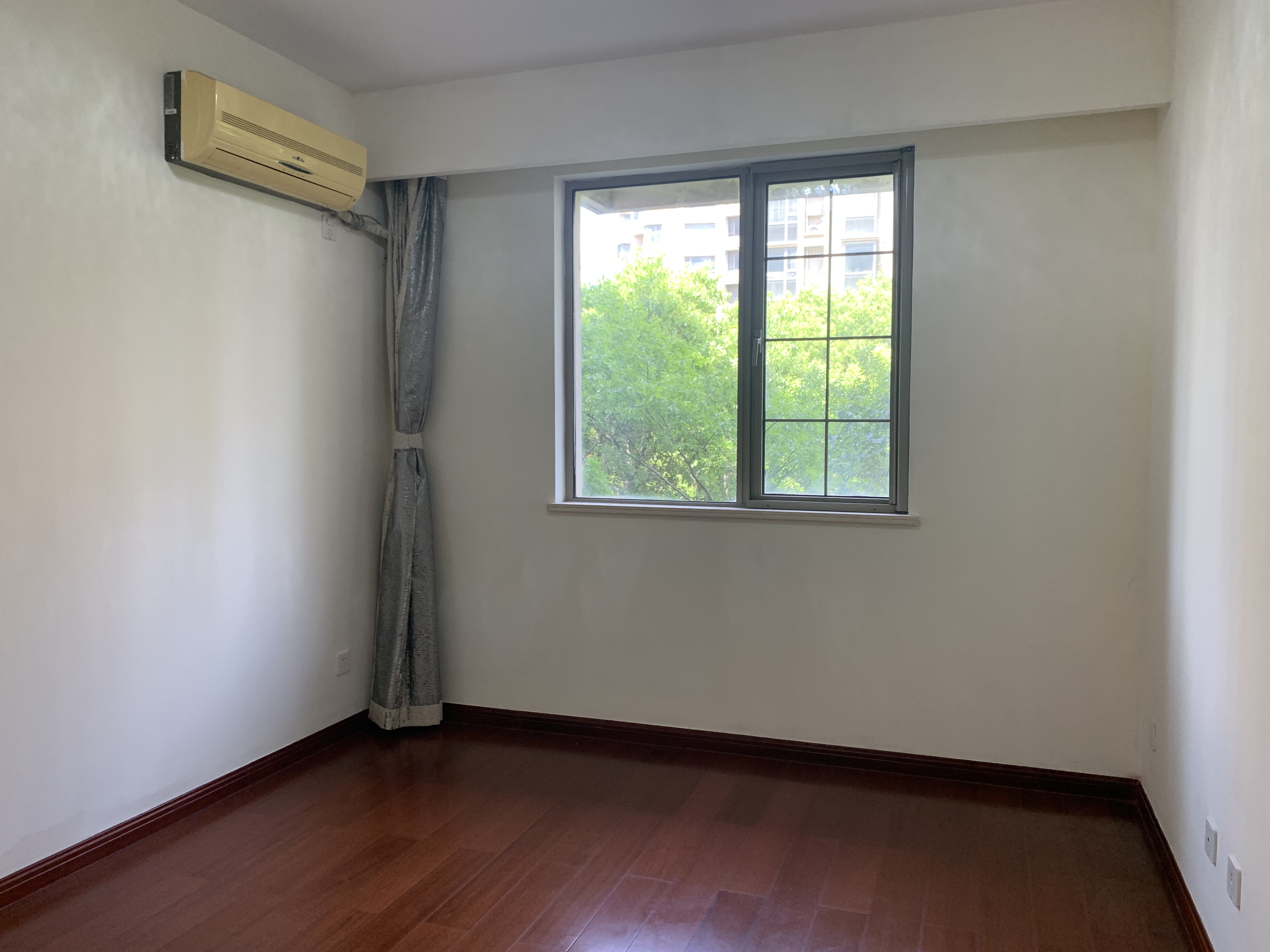 优山美地花园北区 3室2厅2卫 141.00m&sup2;
