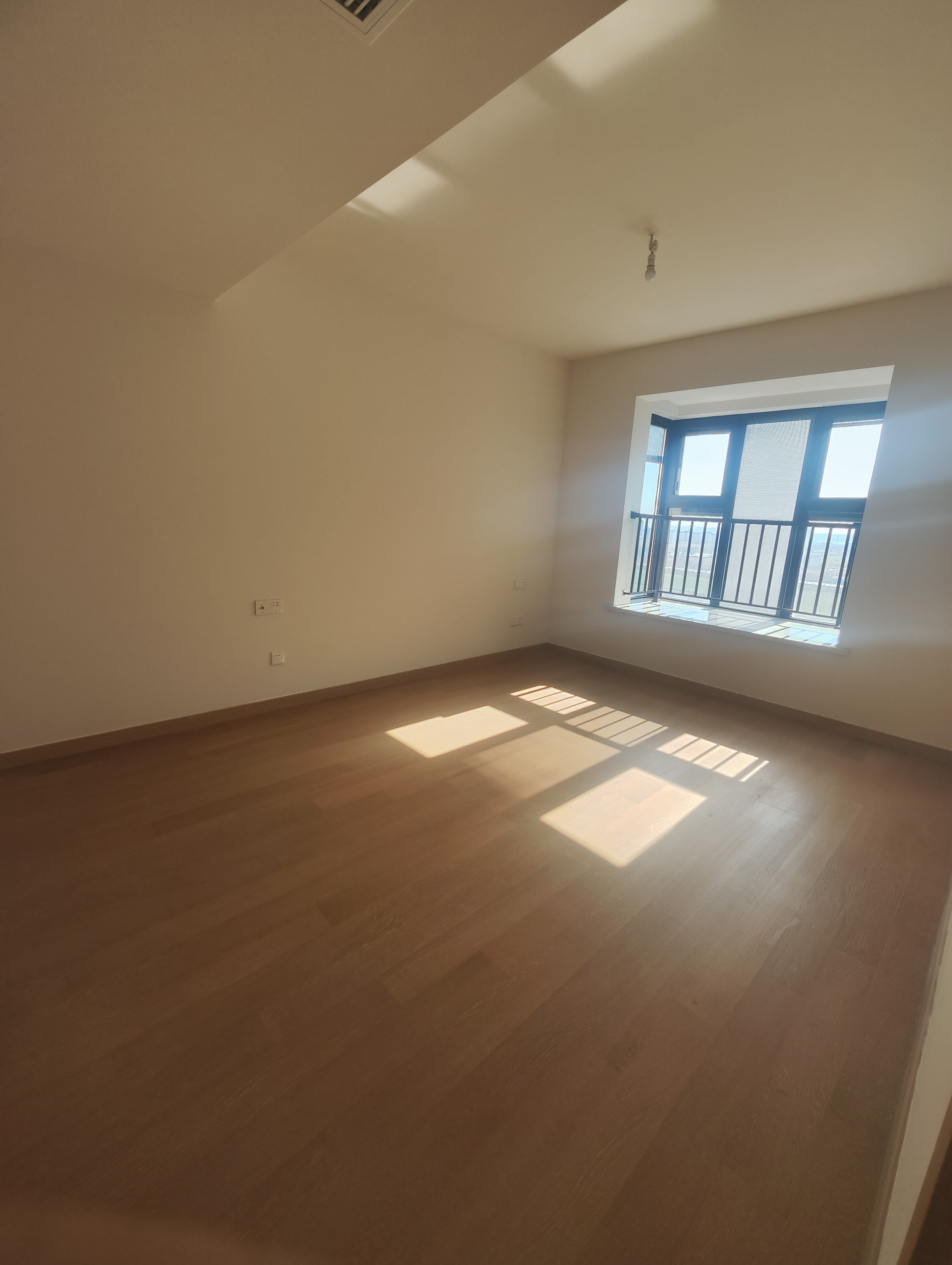 云樾河山 4室2厅2卫 142m&sup2;
