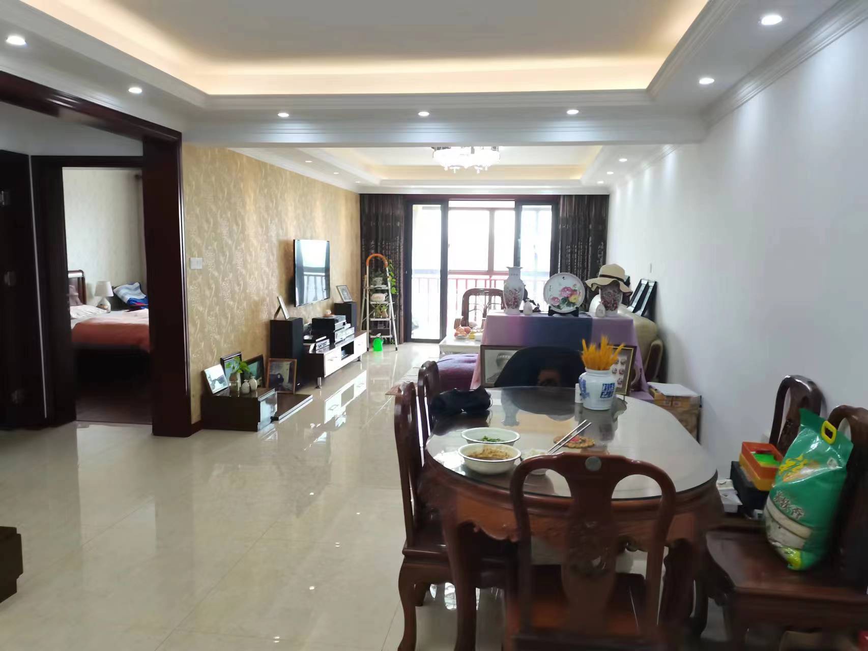 汇富花苑 3室2厅2卫 157.00m&sup2;
