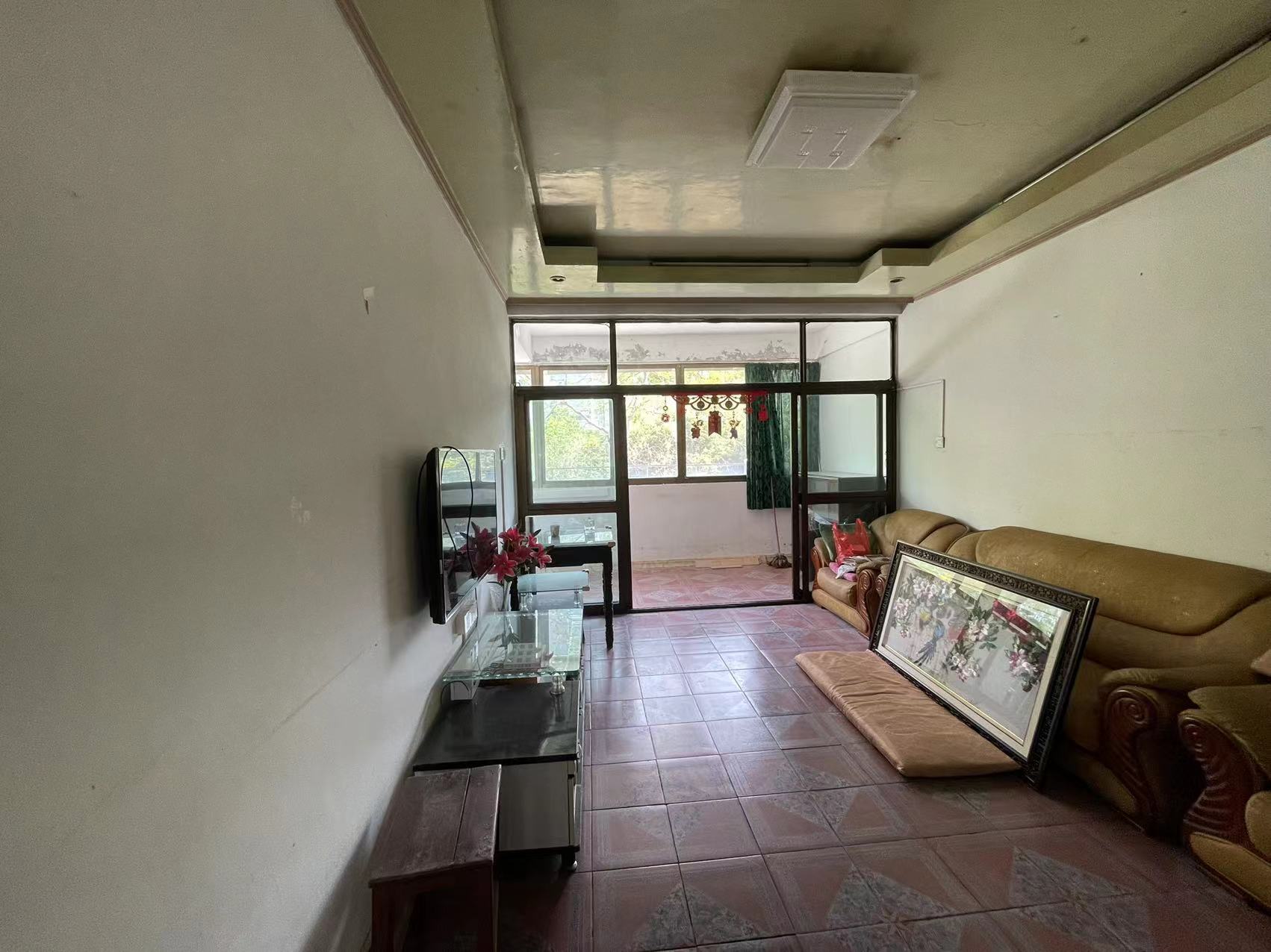 八角亭东一区 3室2厅2卫 125m&sup2;