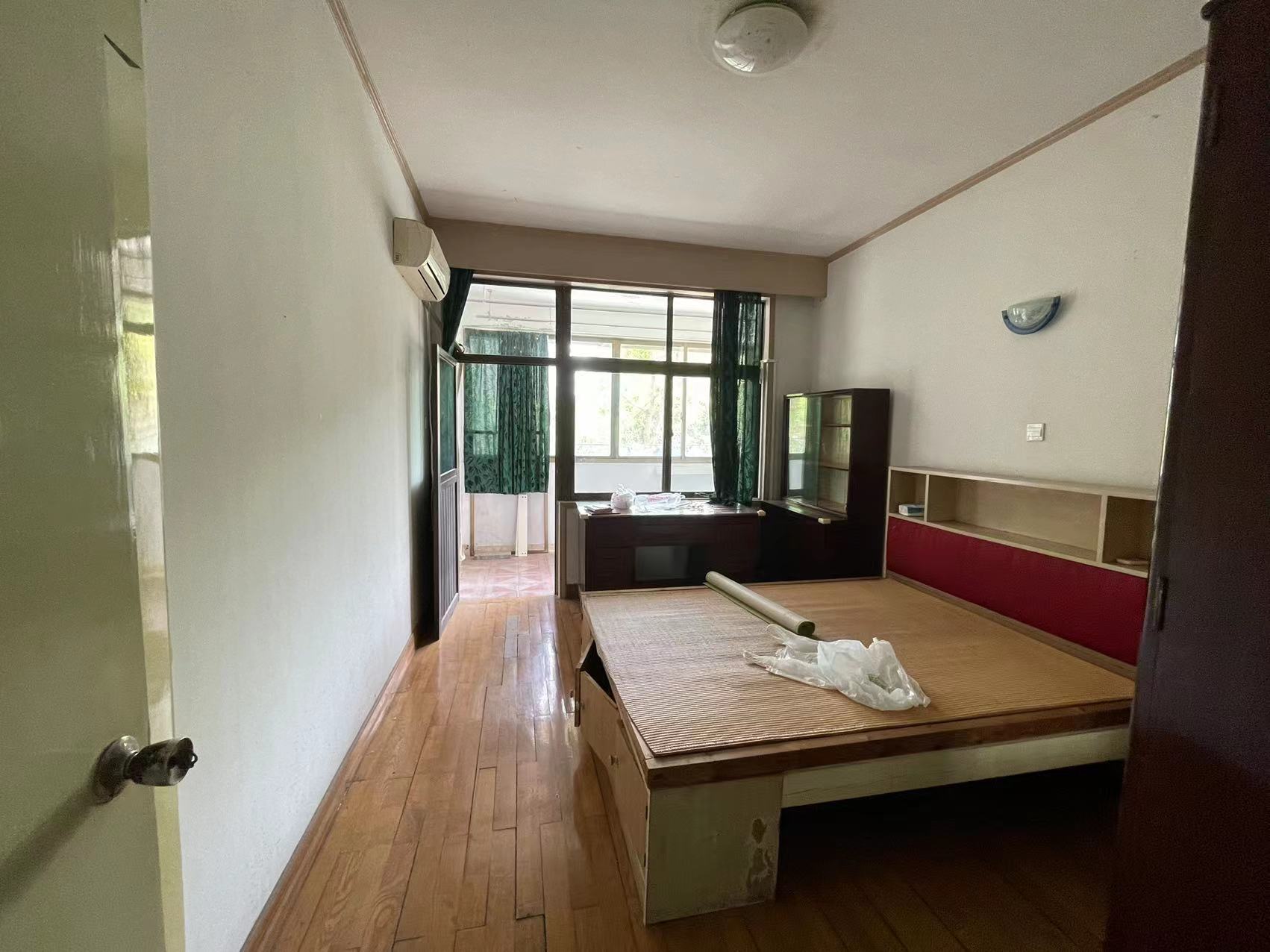 八角亭东一区 3室2厅2卫 125m&sup2;