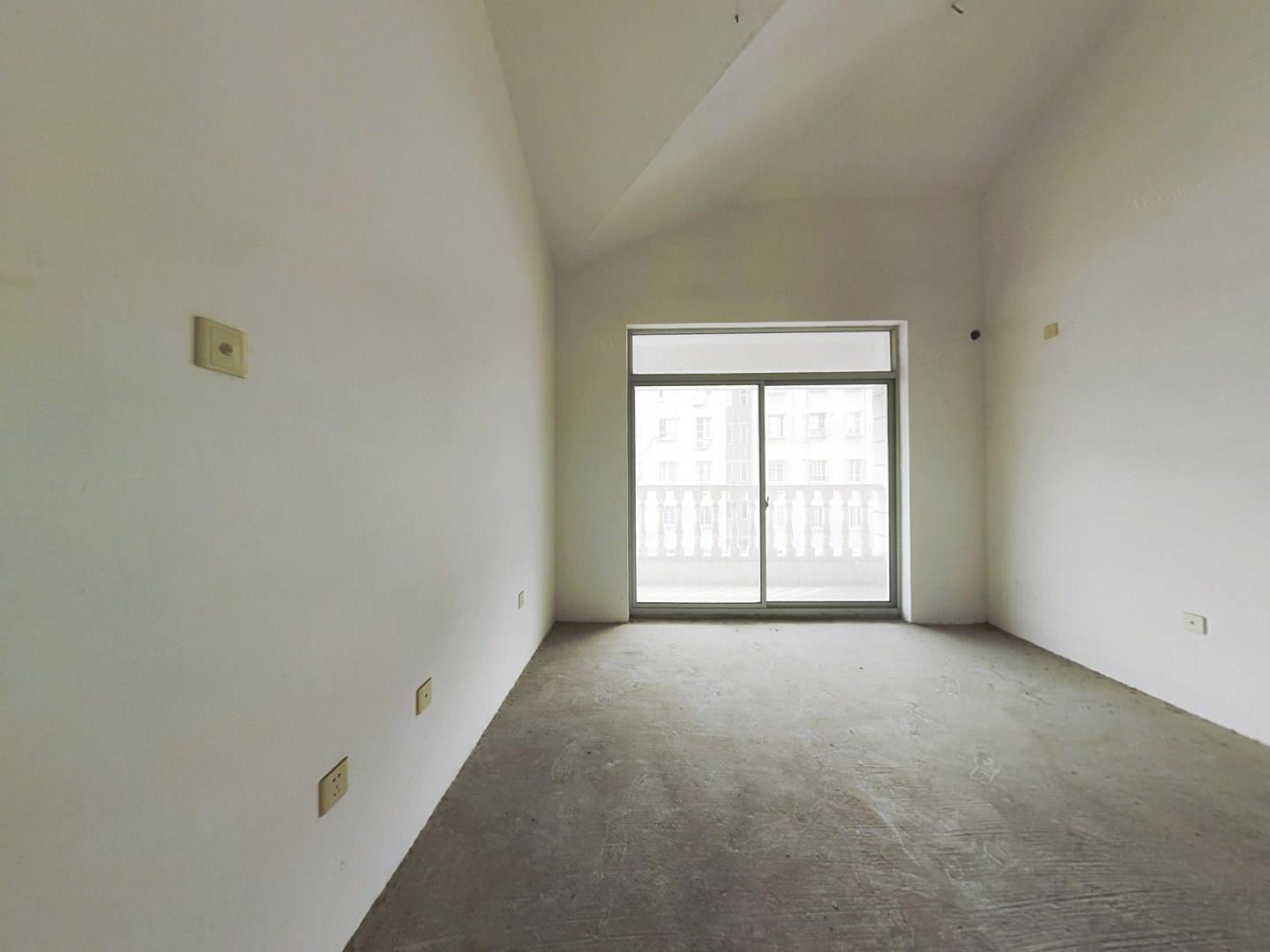 华德大唐花苑 5室3厅4卫 326.94m&sup2;