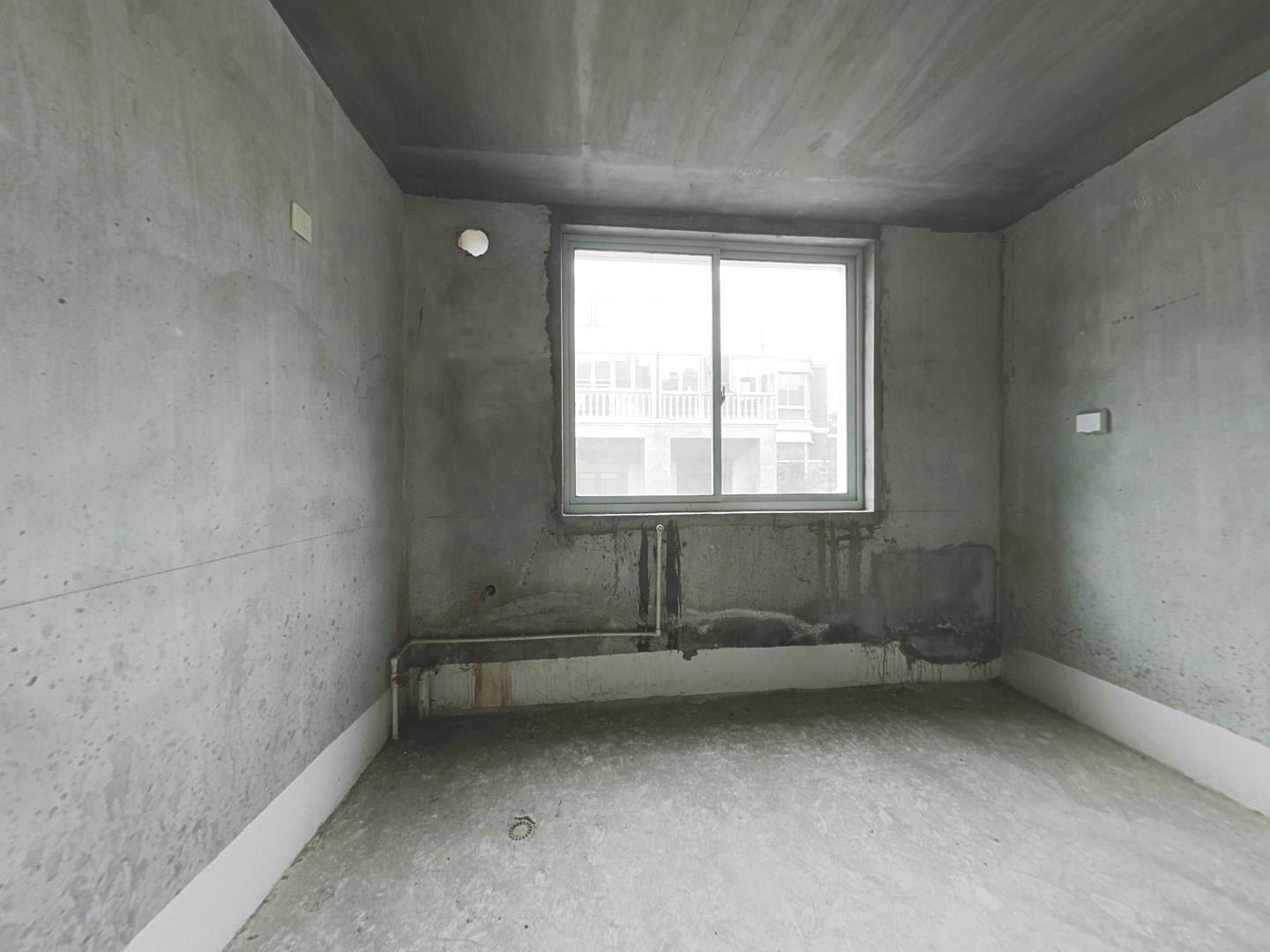 华德大唐花苑 5室3厅4卫 326.94m&sup2;