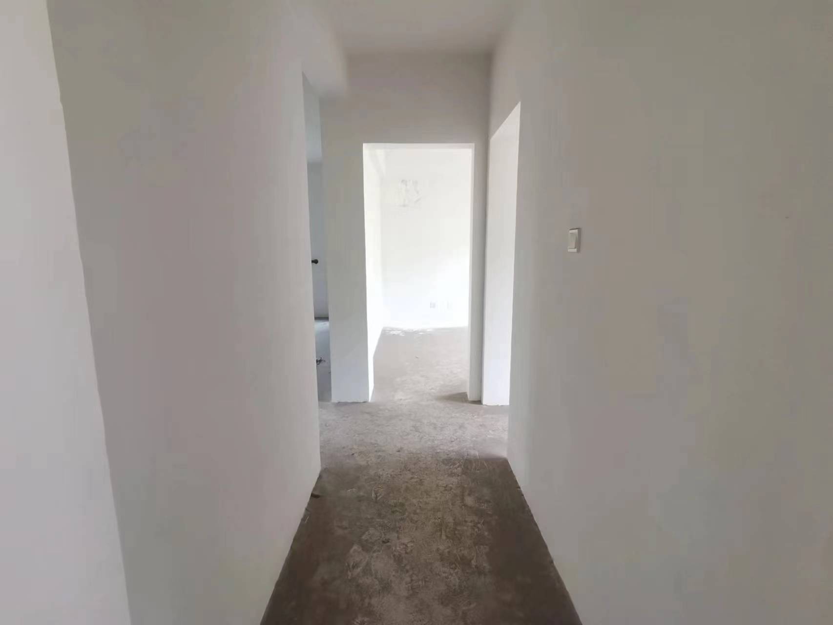 城市嘉苑 3室2厅1卫 145m²