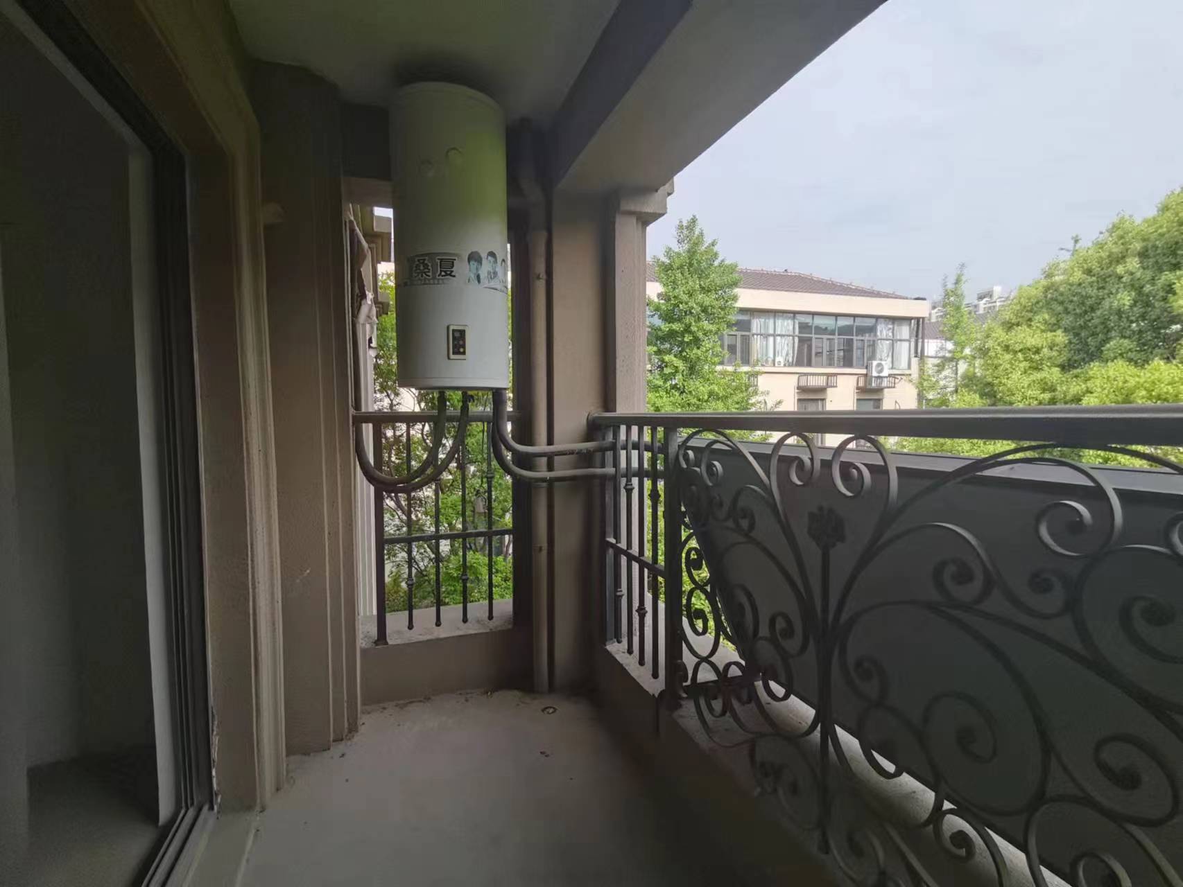 城市嘉苑 3室2厅1卫 145m&sup2;