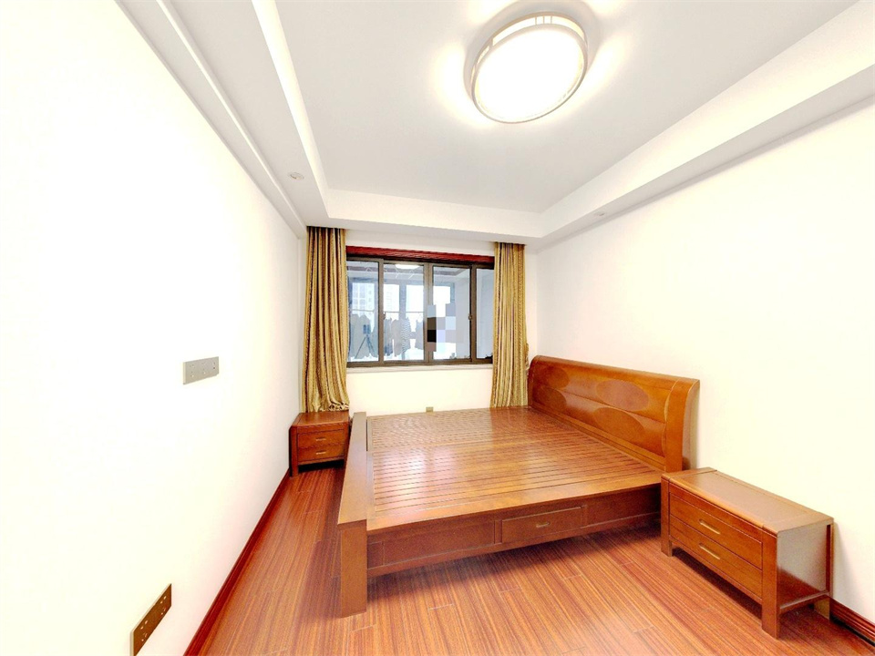 华强城 3室2厅2卫 128m&sup2;