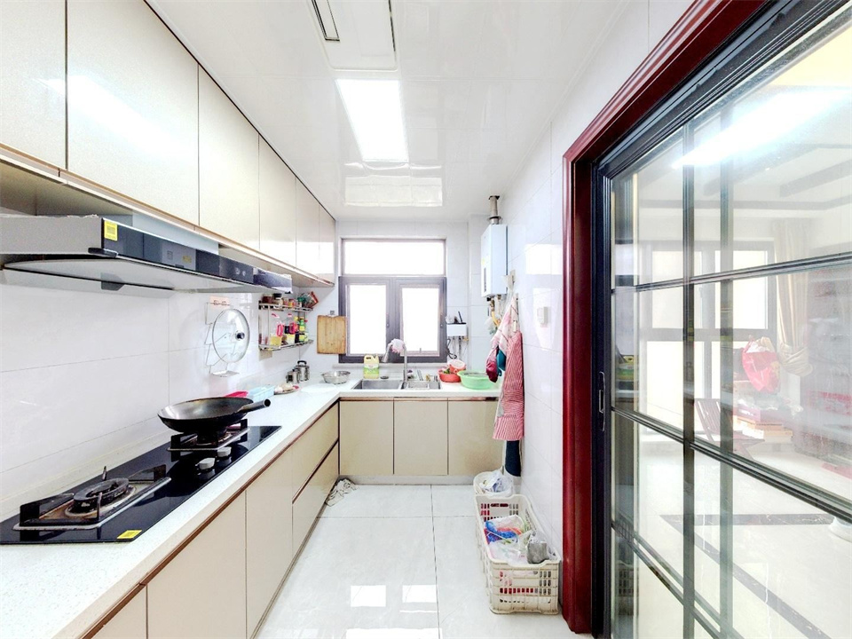 华强城 3室2厅2卫 128m&sup2;