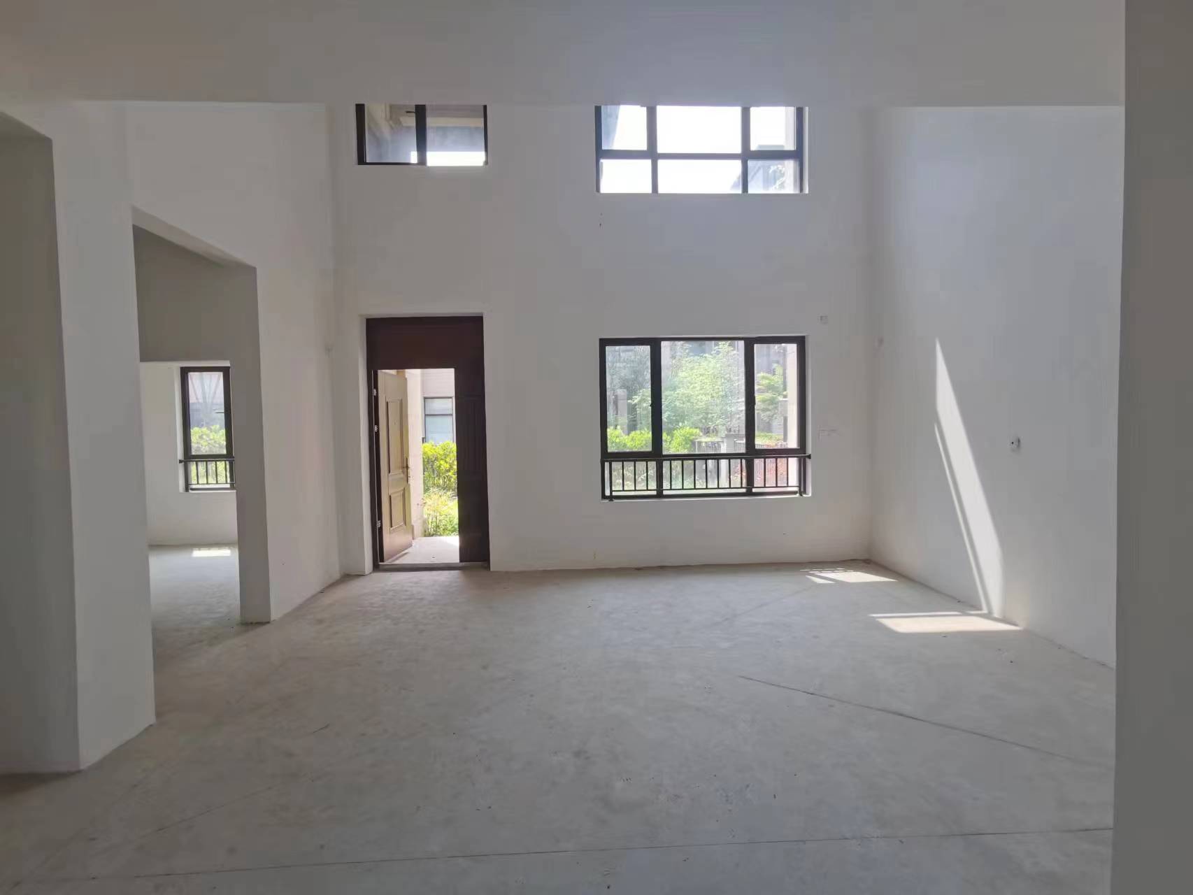 盛和九里香堤二期 5室3厅3卫 295m²