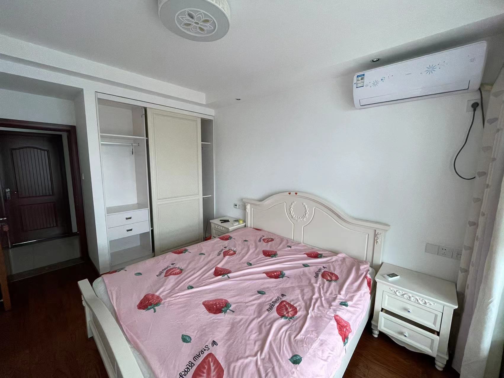 华强城 7室4厅4卫 233m²