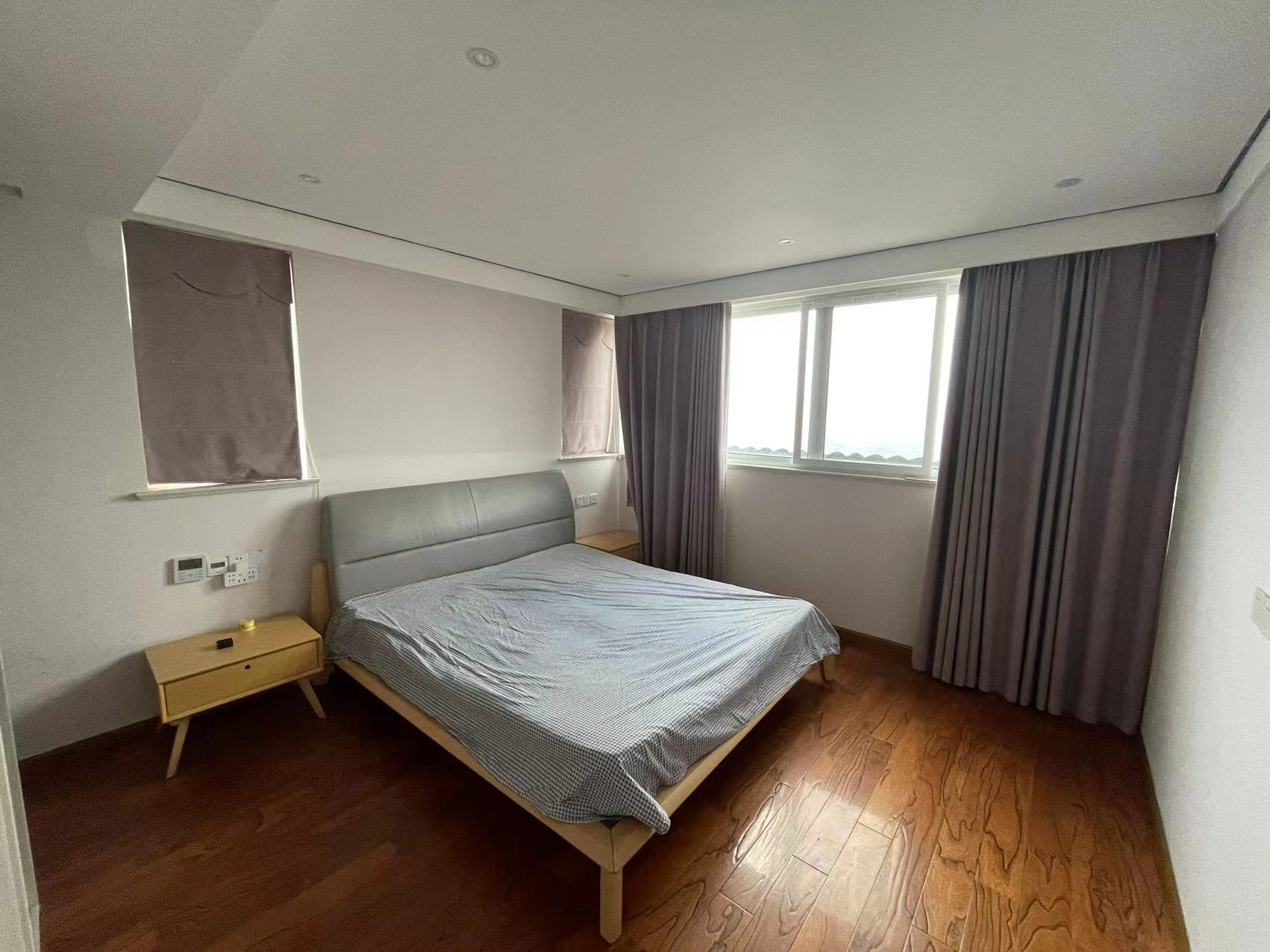 华强城 7室4厅4卫 233m²