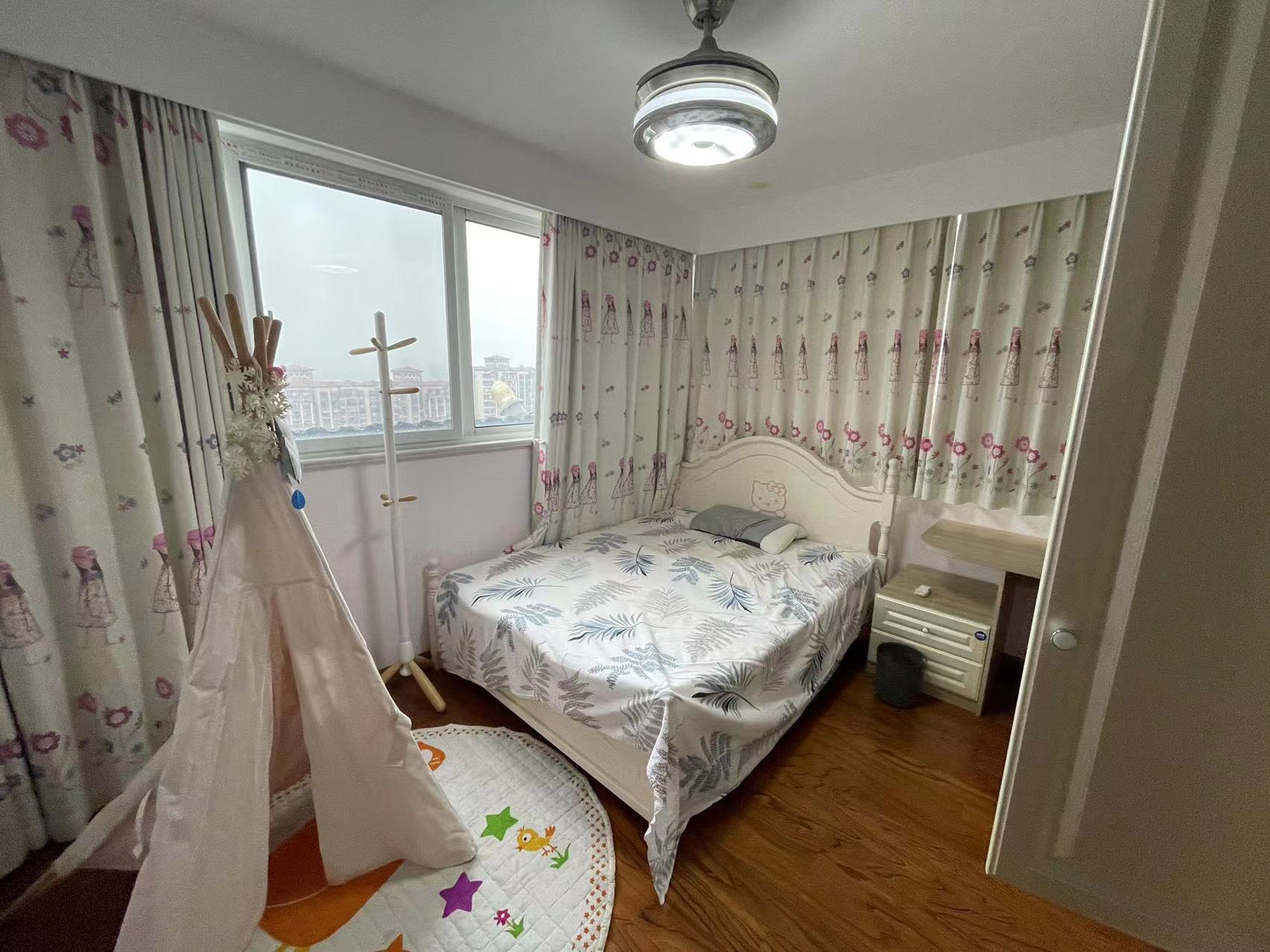 华强城 7室4厅4卫 233m²