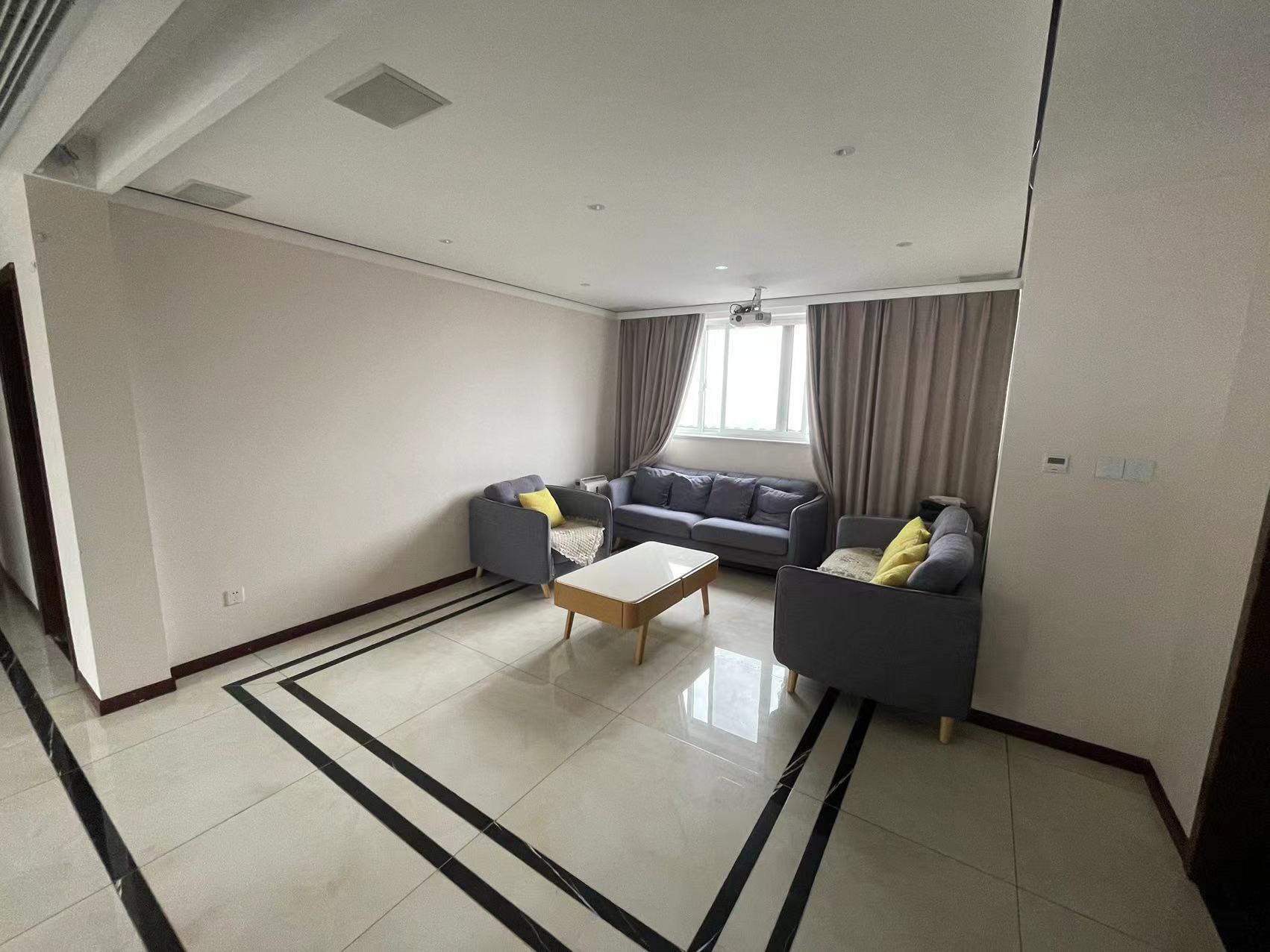 华强城 7室4厅4卫 233m²