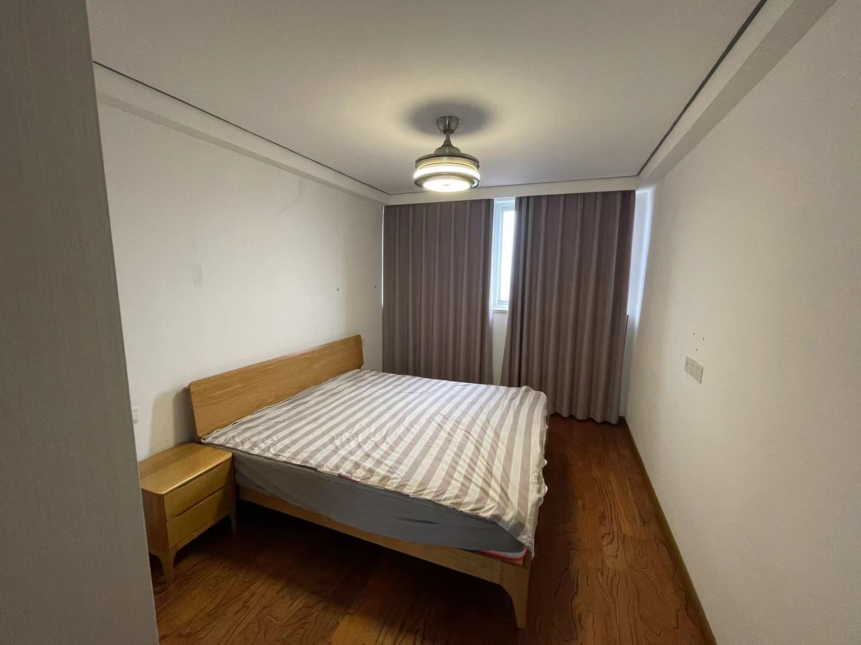 华强城 7室4厅4卫 233m²
