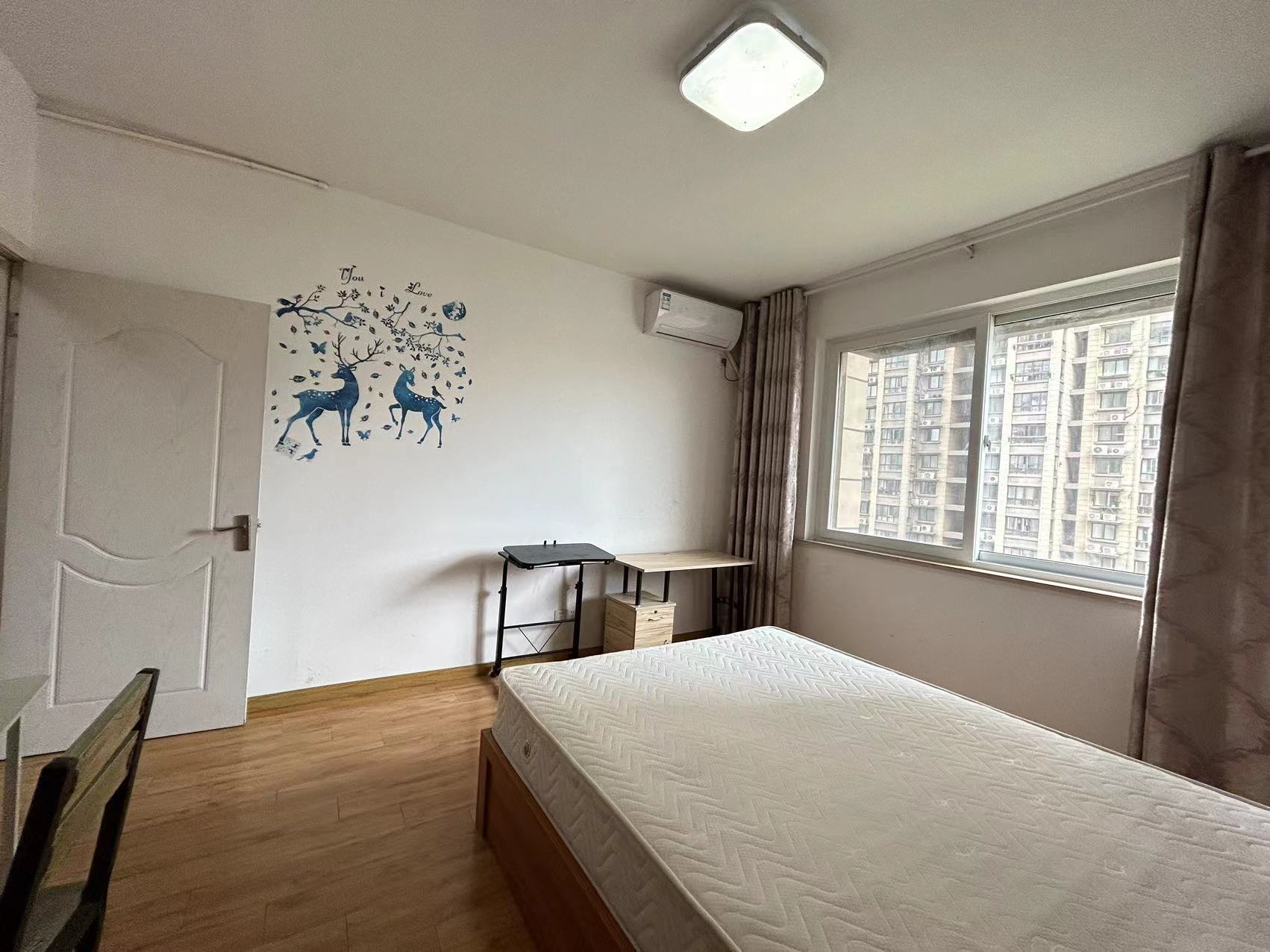 学士府 3室2厅1卫 135m&sup2;