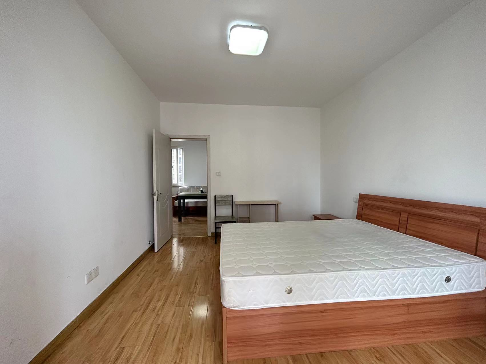 学士府 3室2厅1卫 135m&sup2;