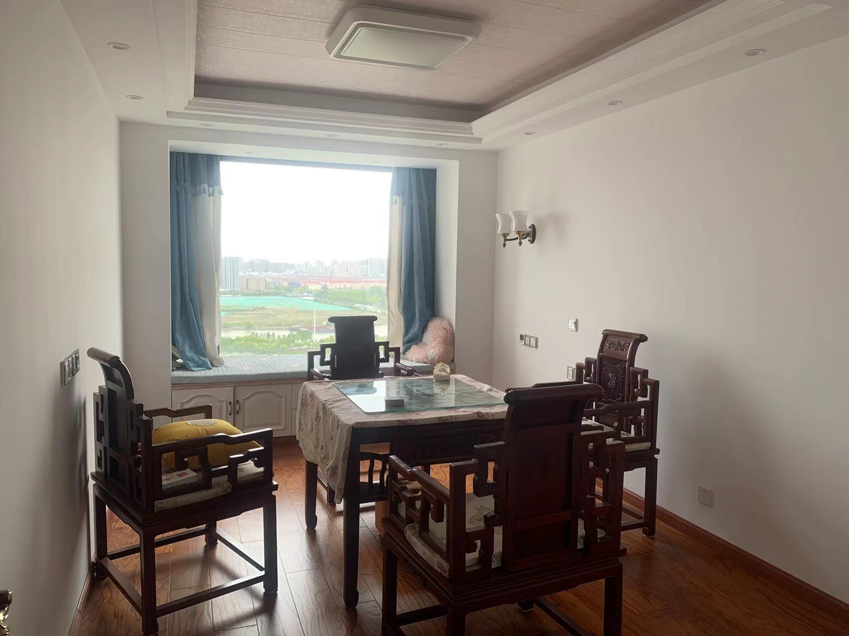 中港城世家 4室2厅2卫 189m&sup2;