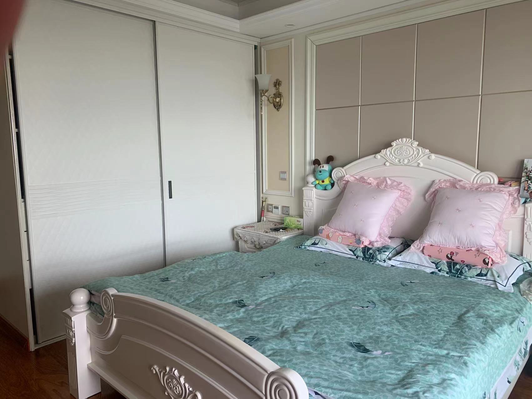 中港城世家 4室2厅2卫 189m&sup2;
