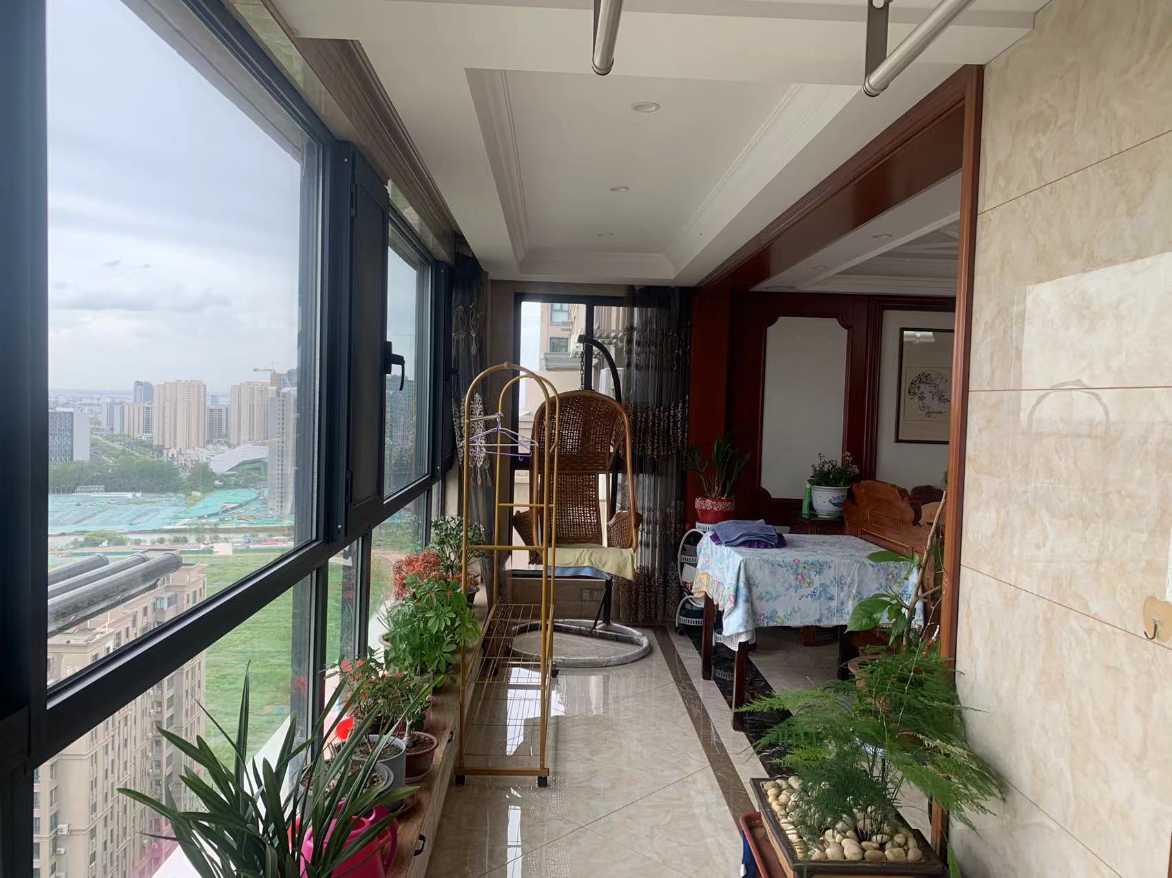 中港城世家 4室2厅2卫 189m&sup2;