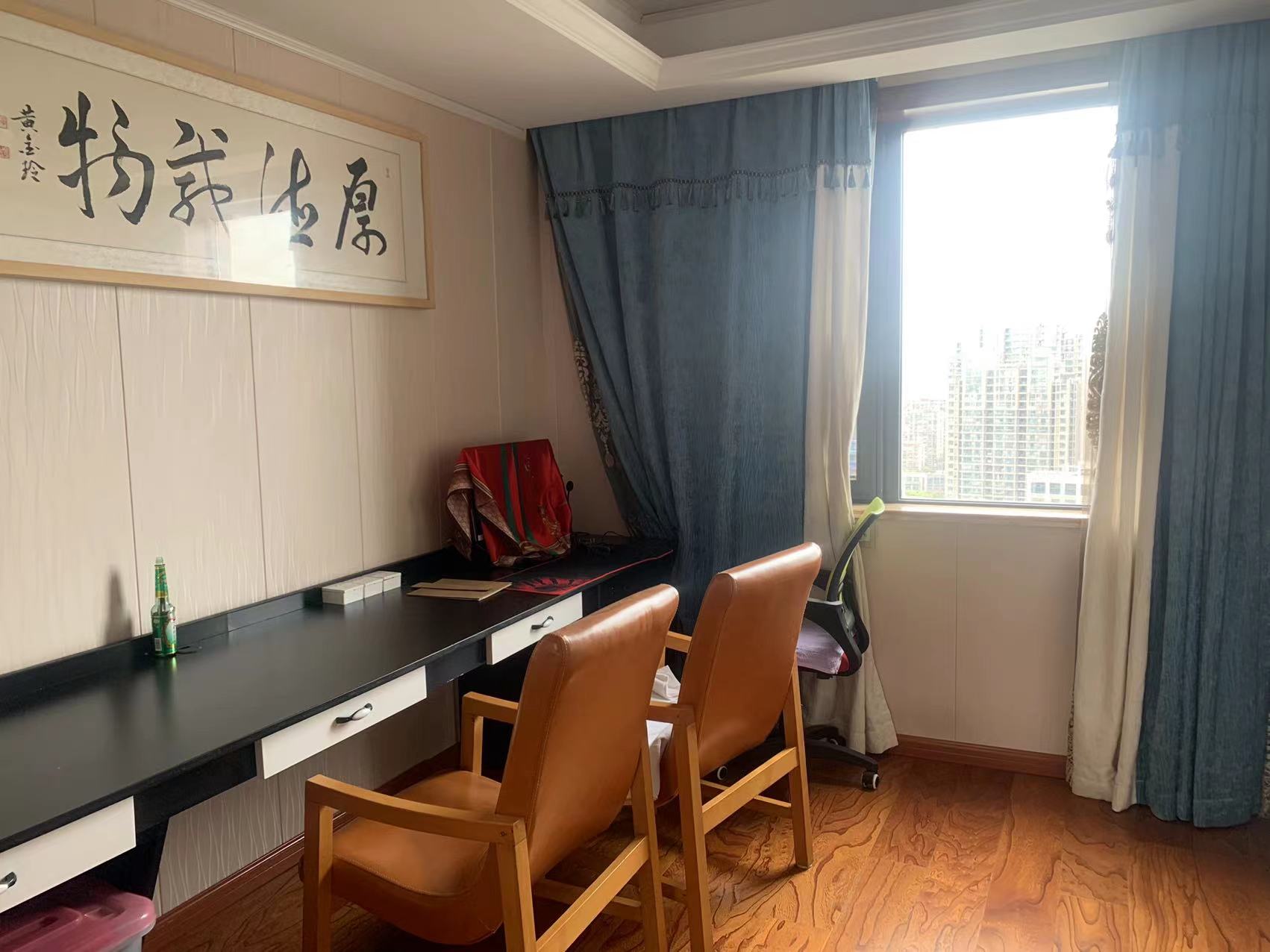 中港城世家 4室2厅2卫 189m&sup2;