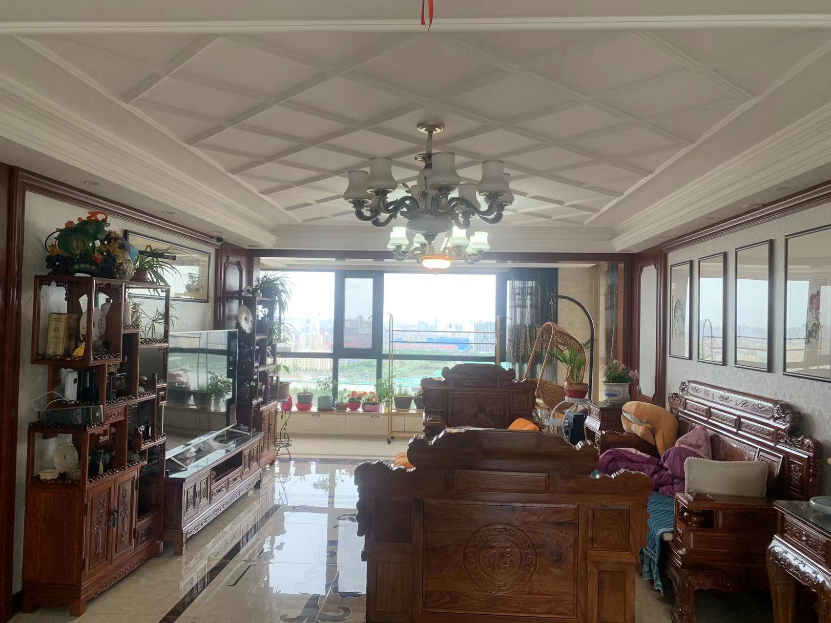 中港城世家 4室2厅2卫 189m&sup2;