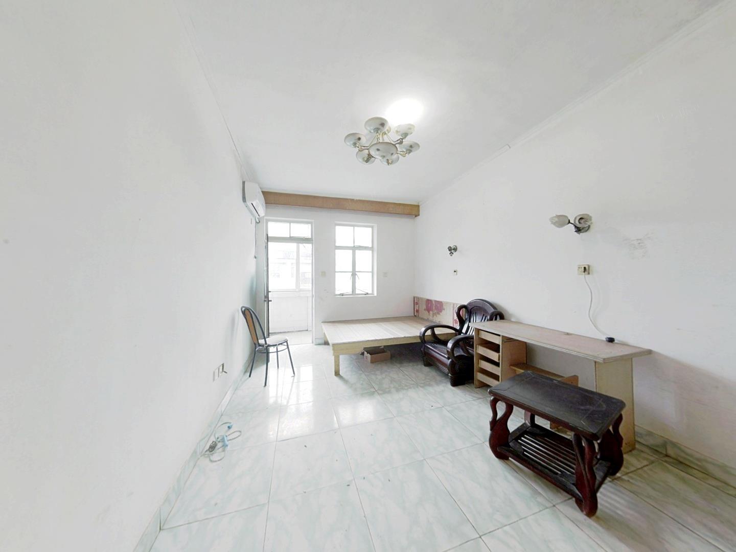 城港新村 3室1厅1卫 76m&sup2;