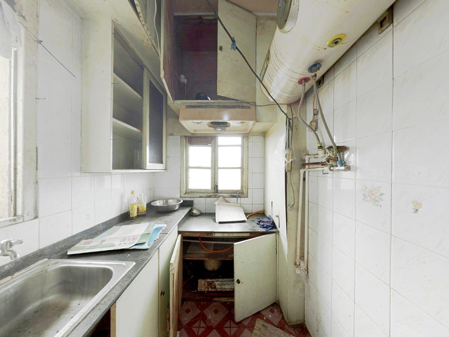 城港新村 3室1厅1卫 76m&sup2;