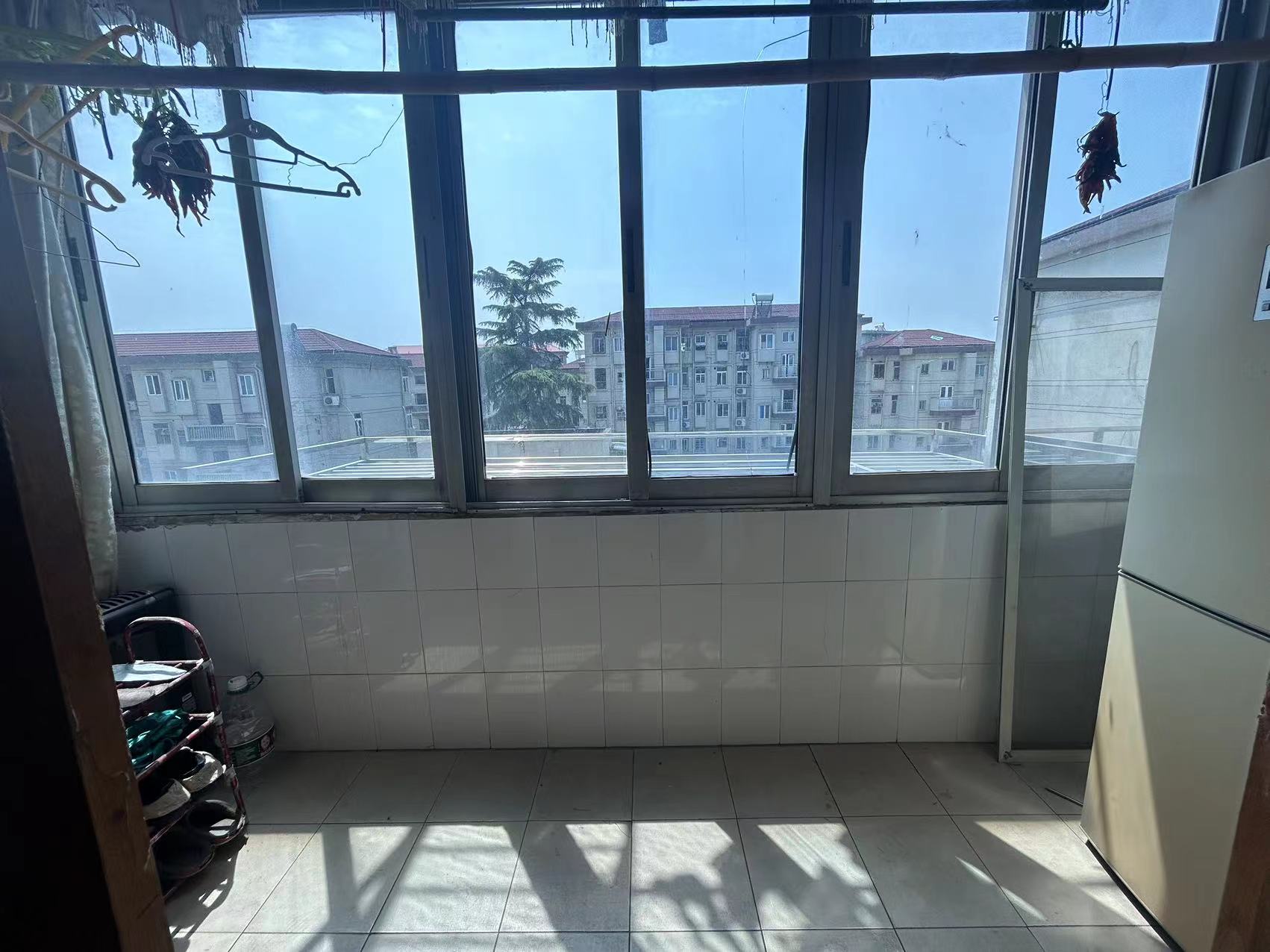 虹桥新村(朝霞路) 2室1厅1卫 58m&sup2;