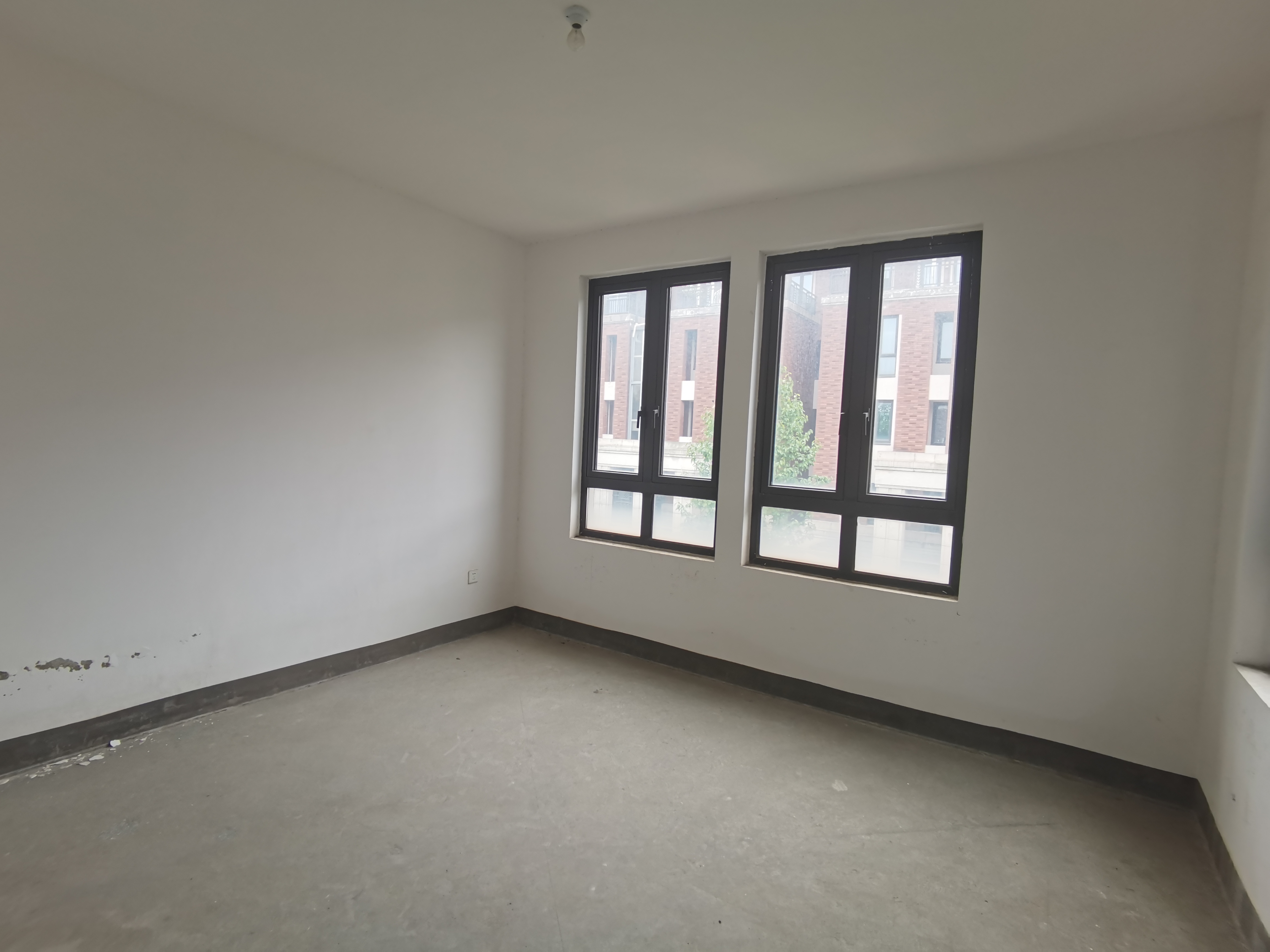 山水壹号 5室2厅4卫 267.00m&sup2;