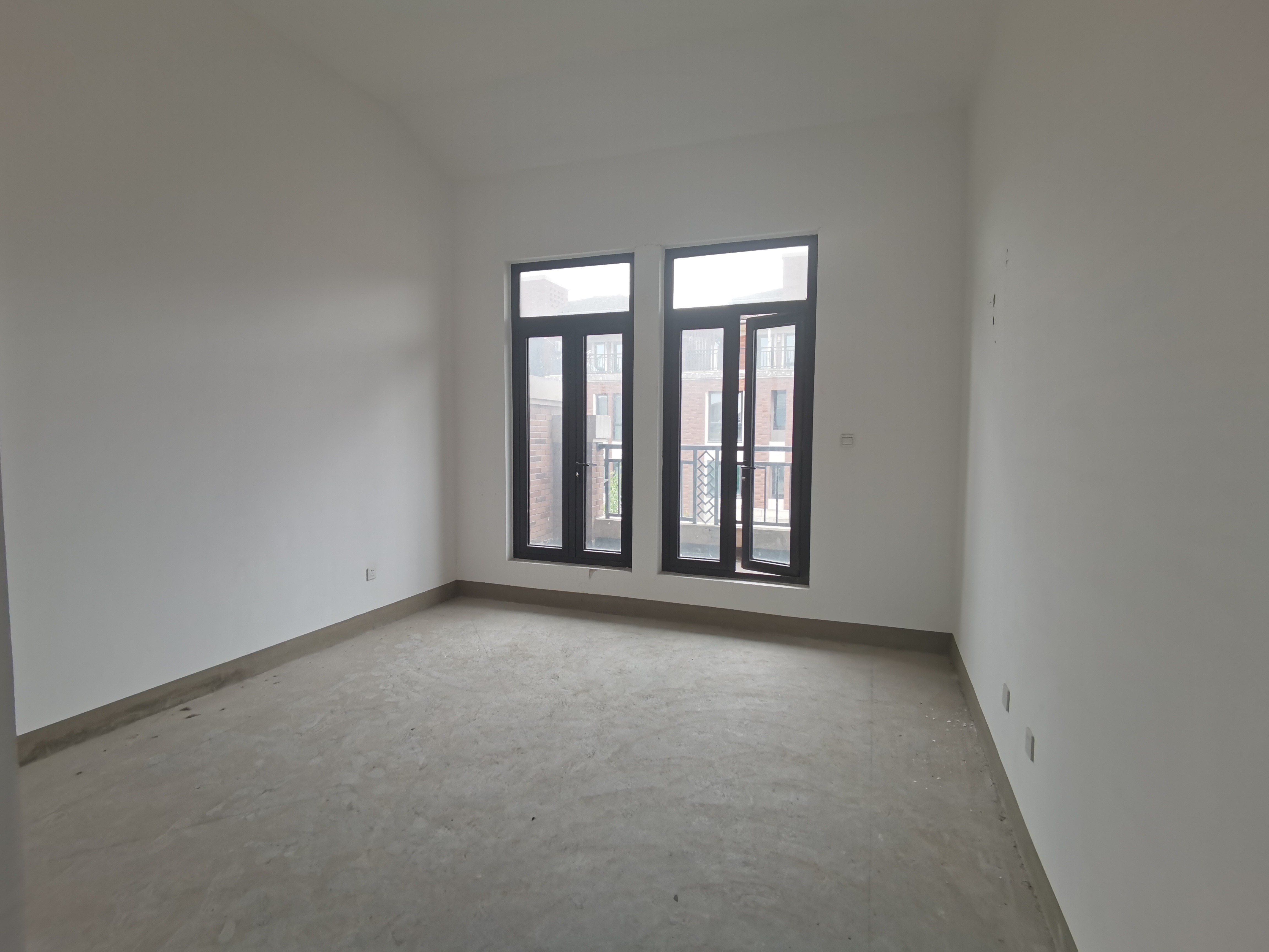 山水壹号 5室2厅4卫 267.00m&sup2;