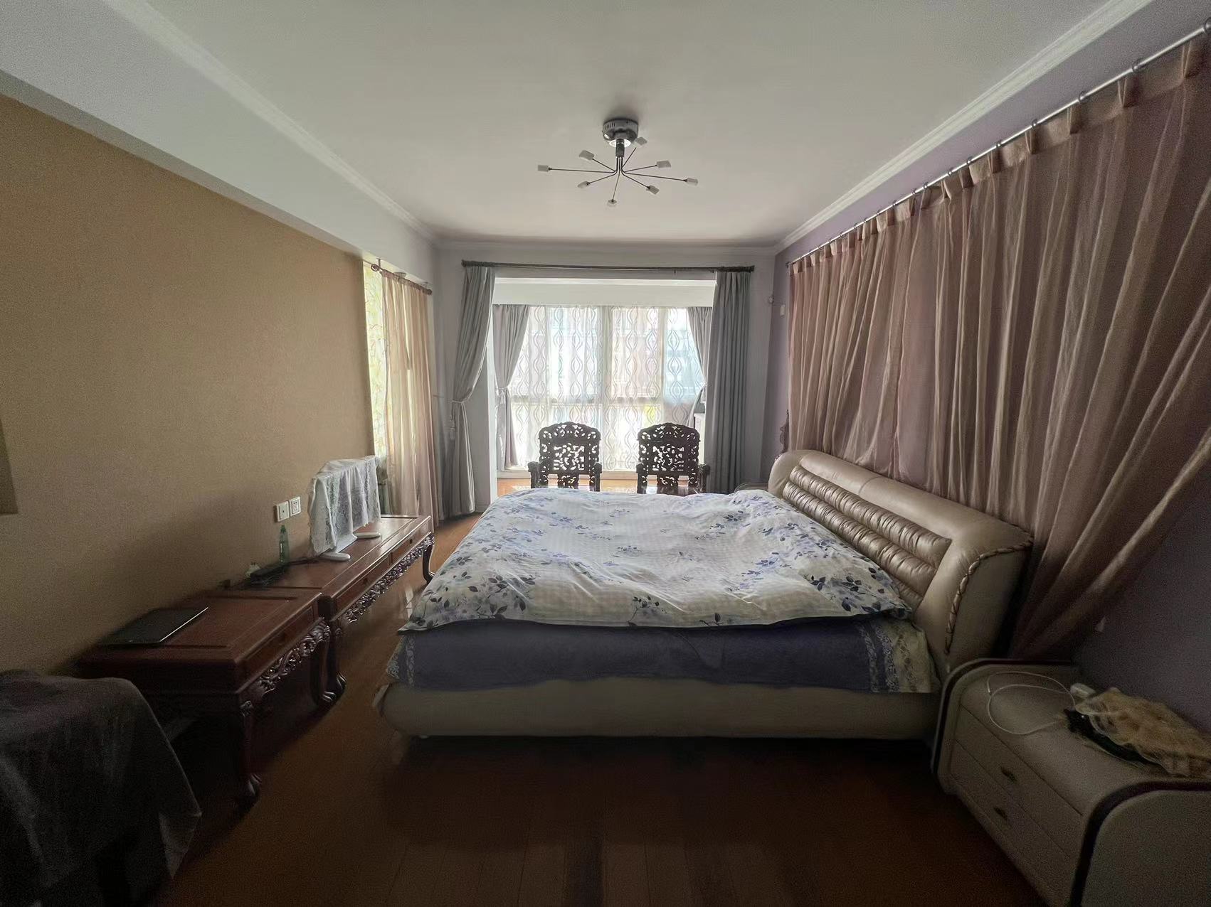 东昇花园 3室2厅2卫 149.00m²