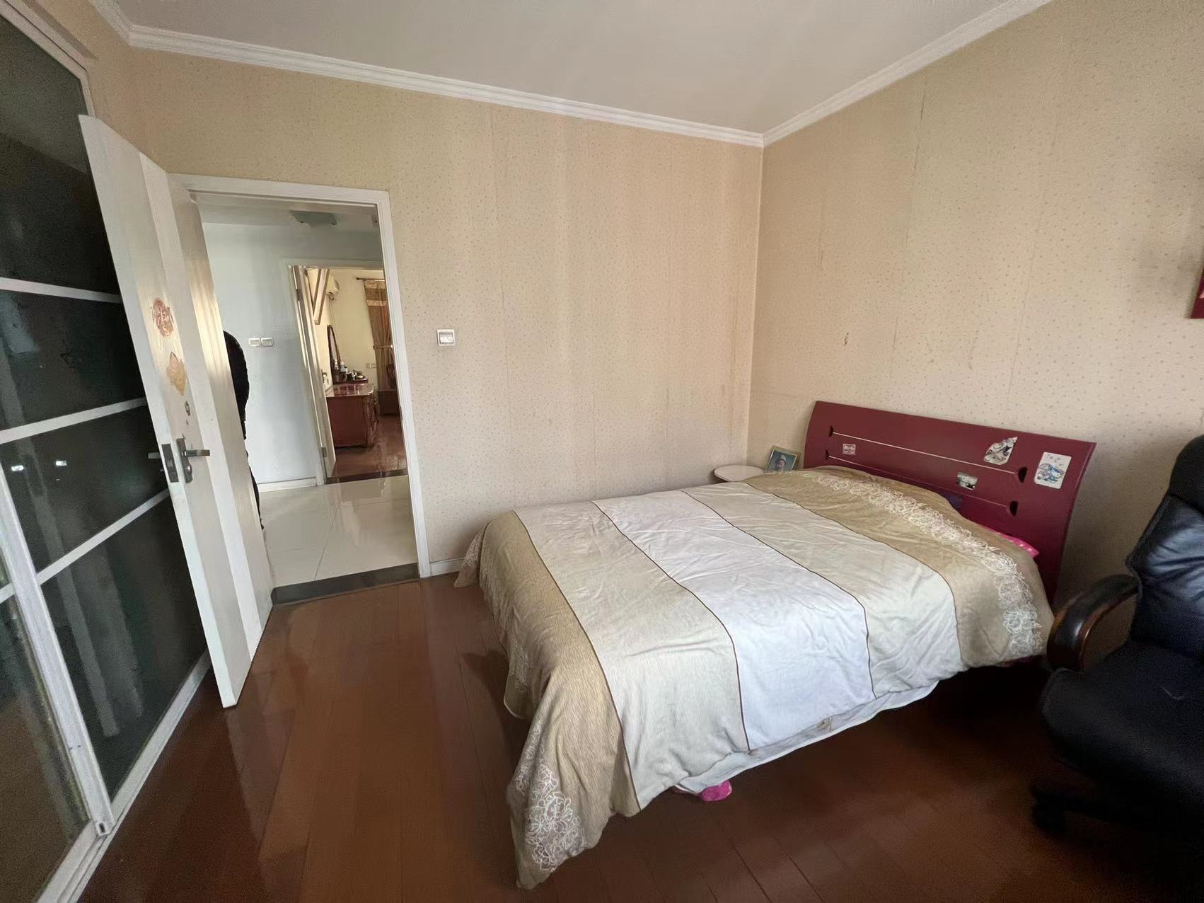 东昇花园 3室2厅2卫 149.00m²