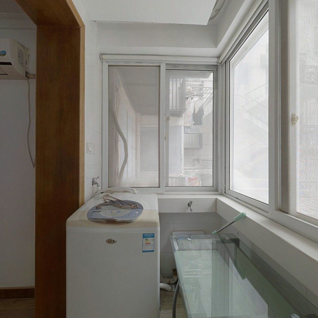 华威园 2室2厅1卫 67.5m&sup2;
