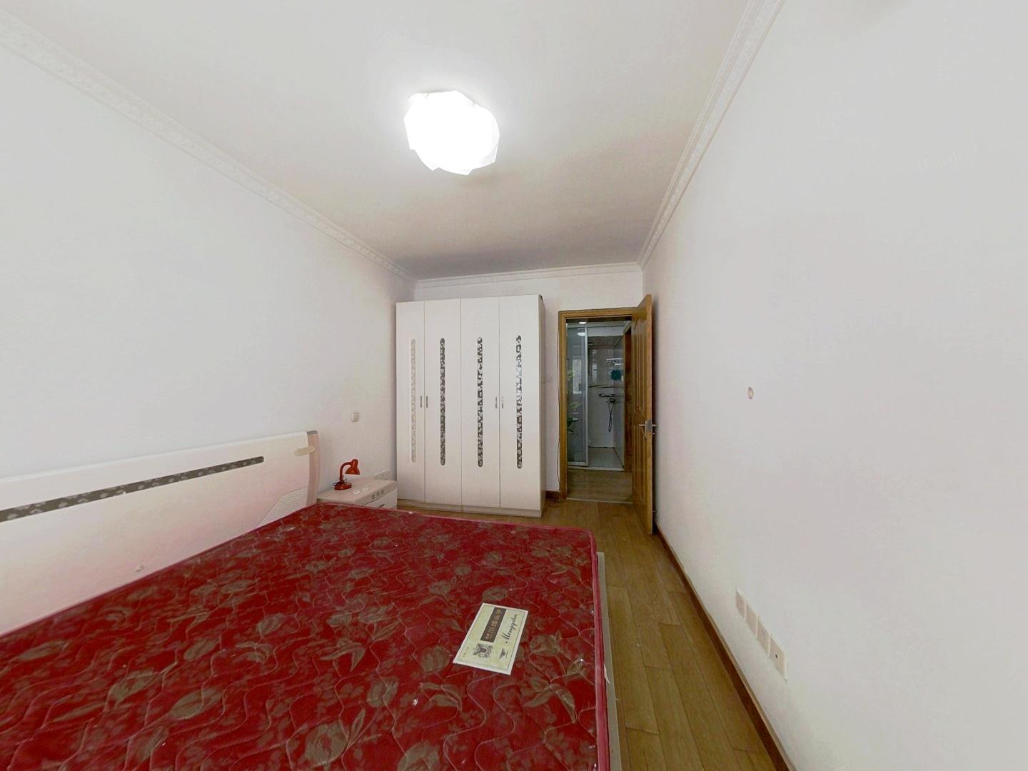 华威园 2室2厅1卫 67.5m&sup2;