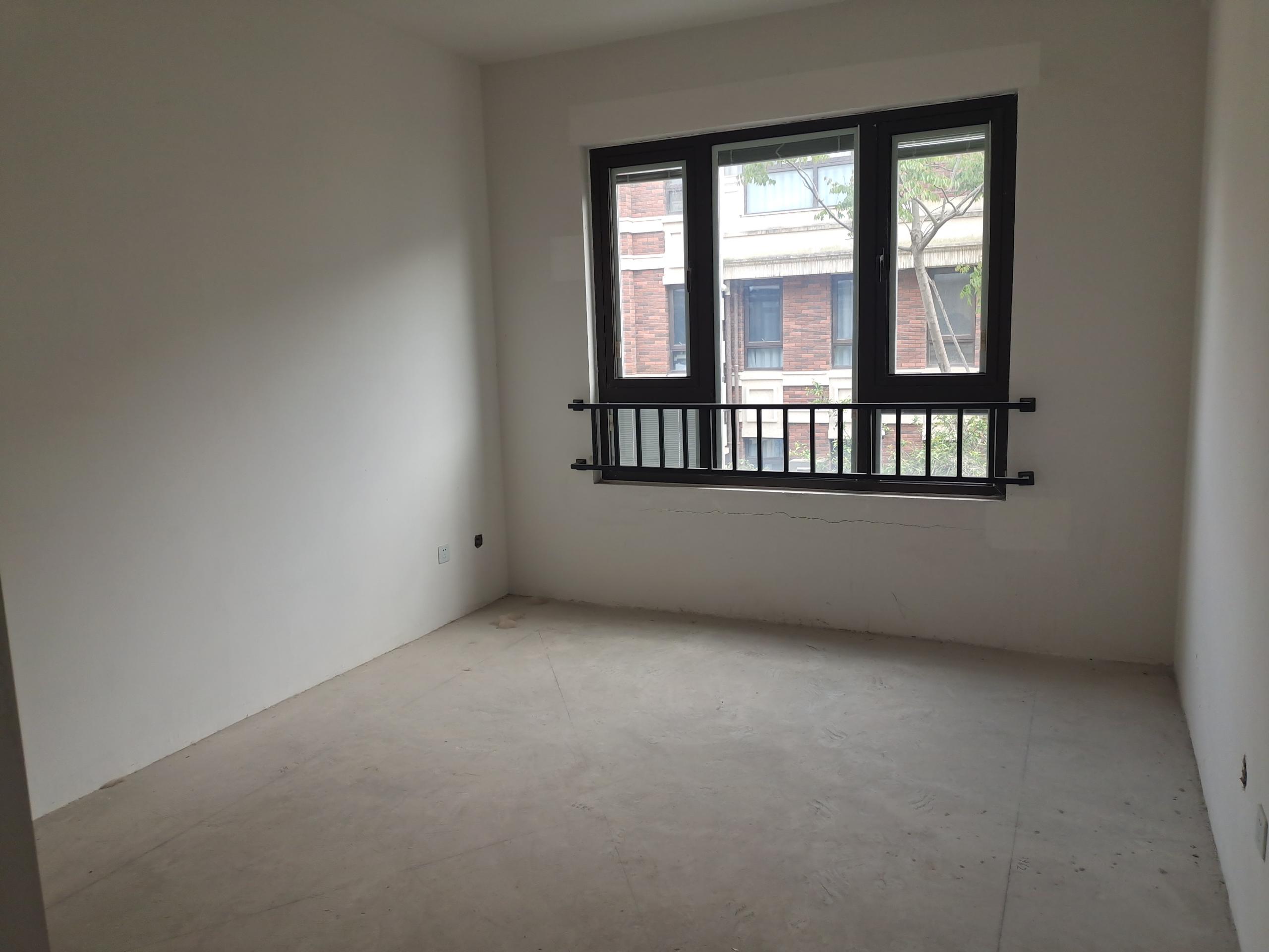 德庆苑 4室3厅3卫 135.11m&sup2;