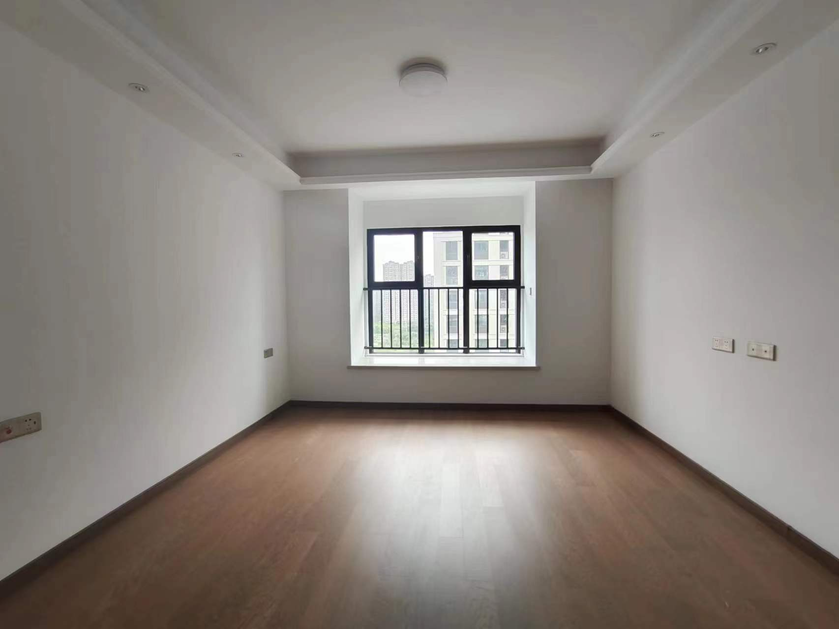 中海上东区 3室2厅2卫 125m&sup2;