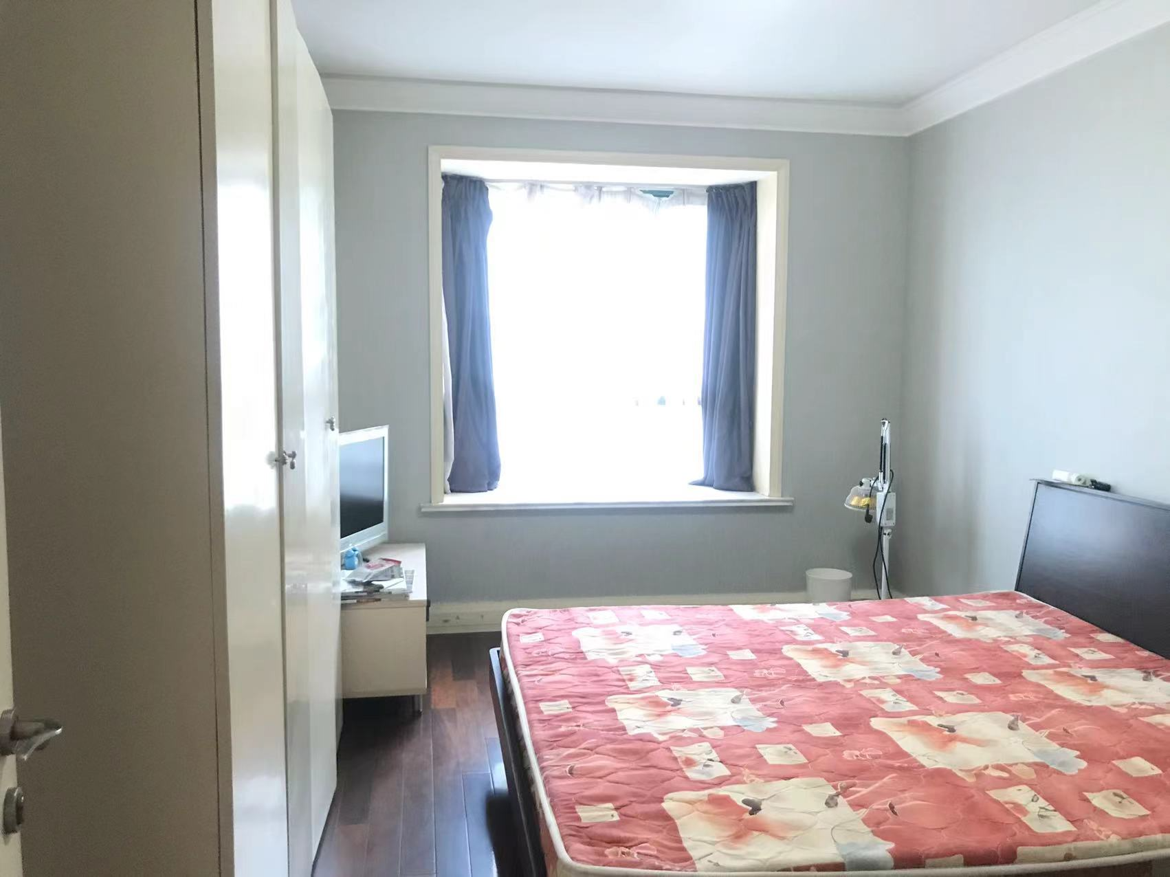 都市华城 3室2厅2卫 152m&sup2;