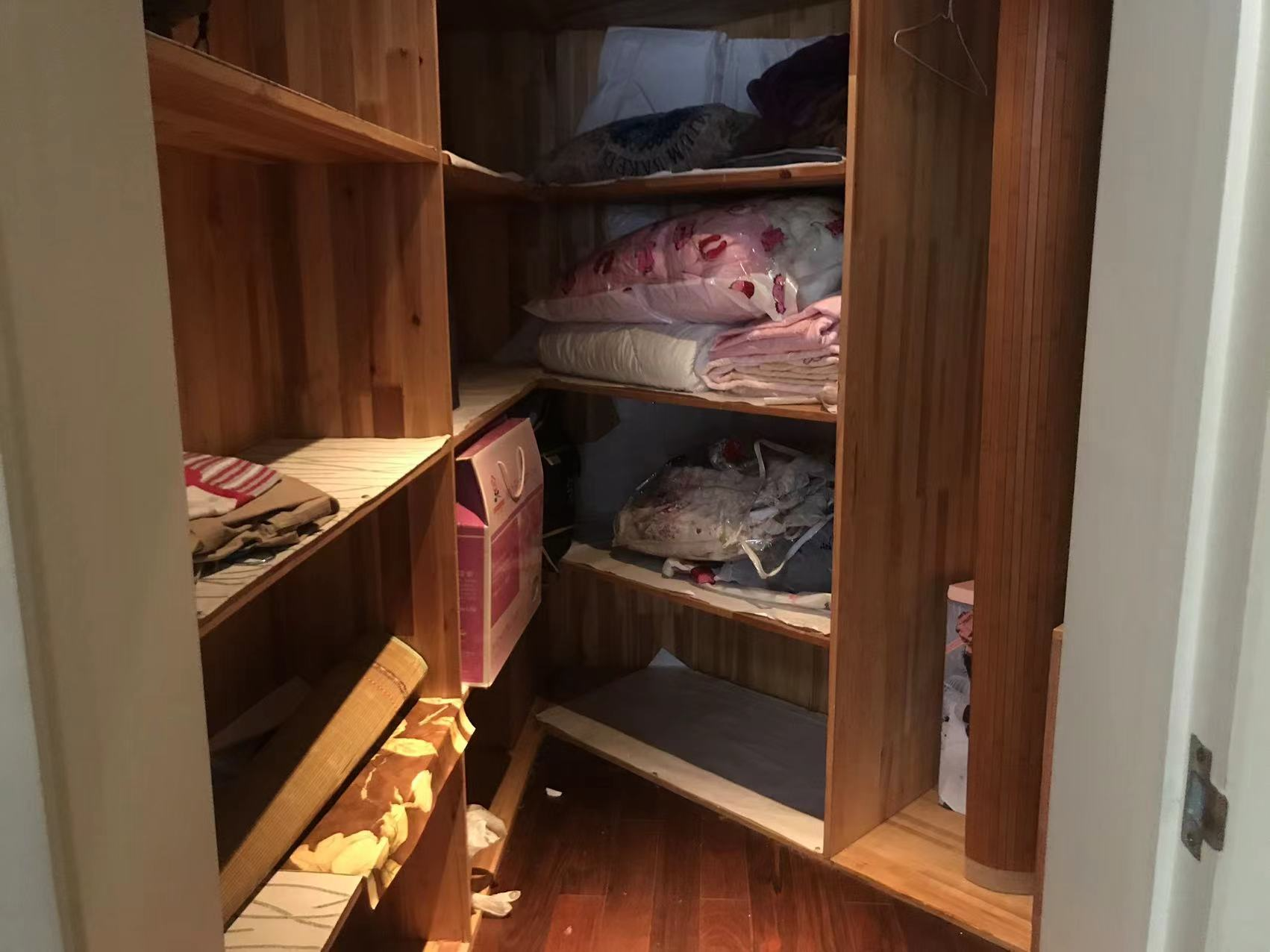 都市华城 3室2厅2卫 152m&sup2;