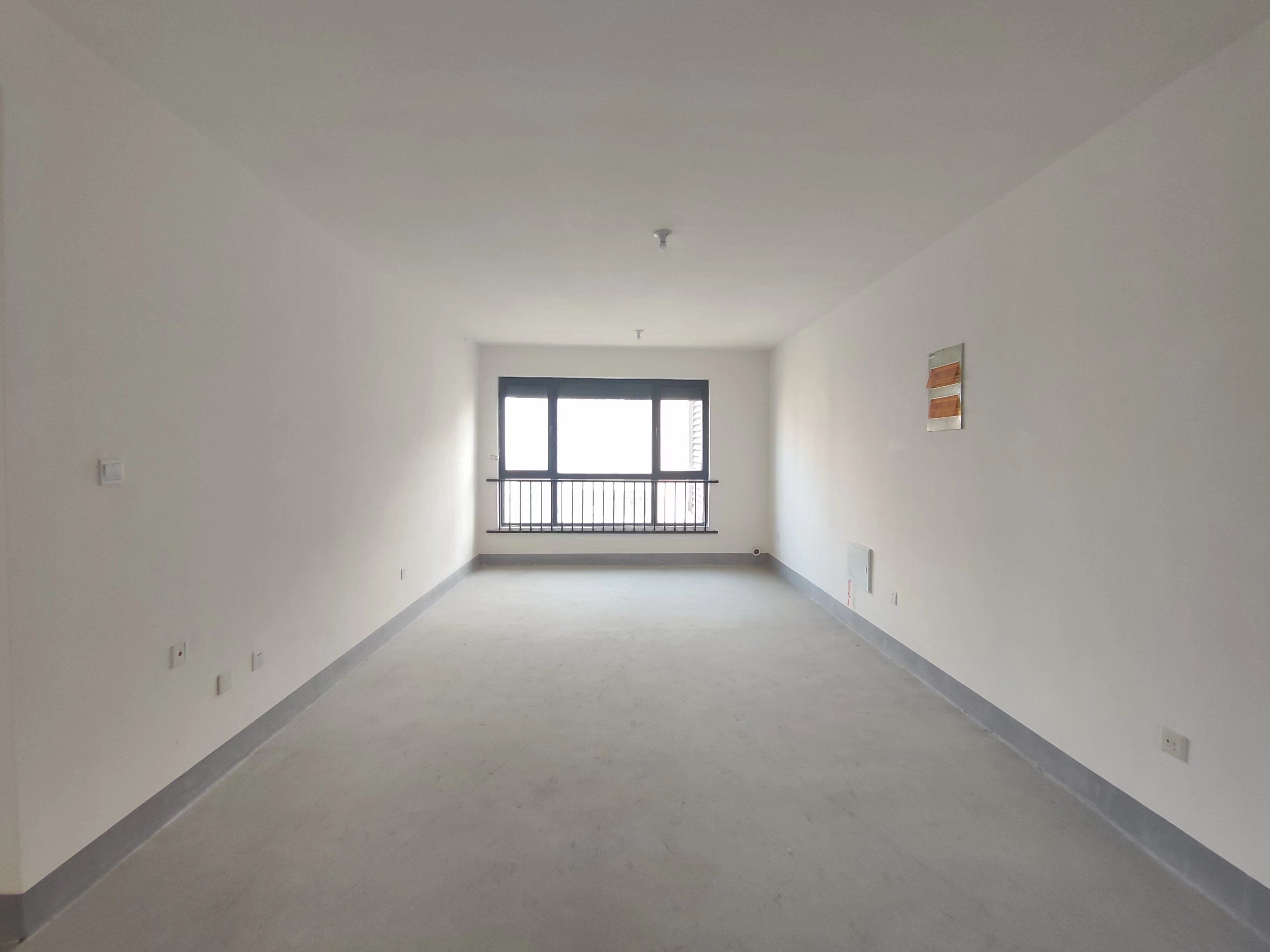 翠园 4室2厅2卫 144m&sup2;