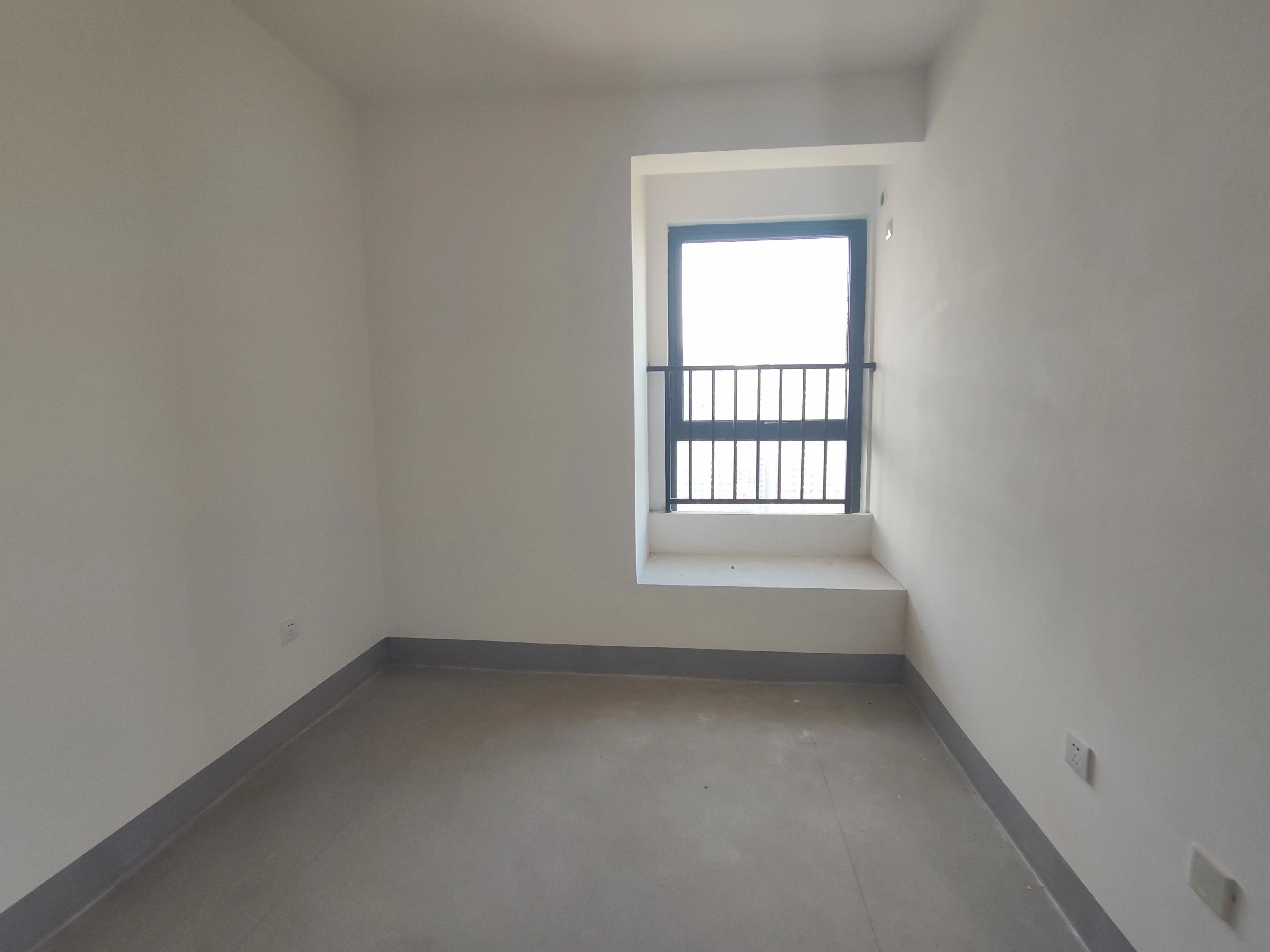 翠园 4室2厅2卫 145m&sup2;
