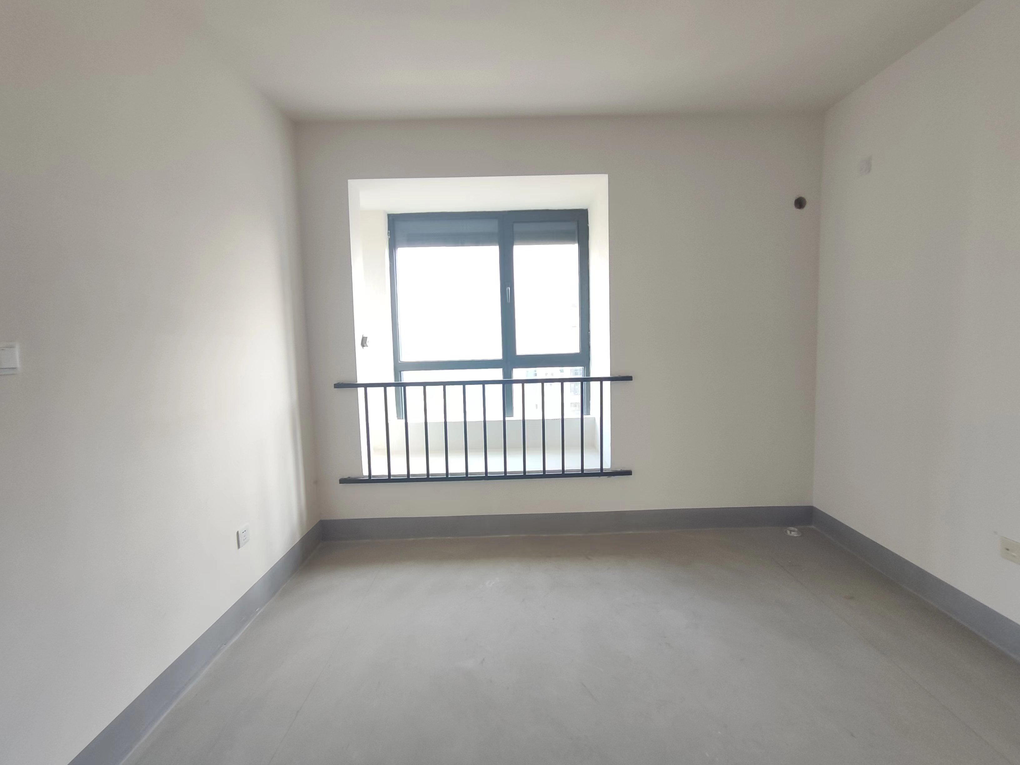 翠园 4室2厅2卫 145m&sup2;