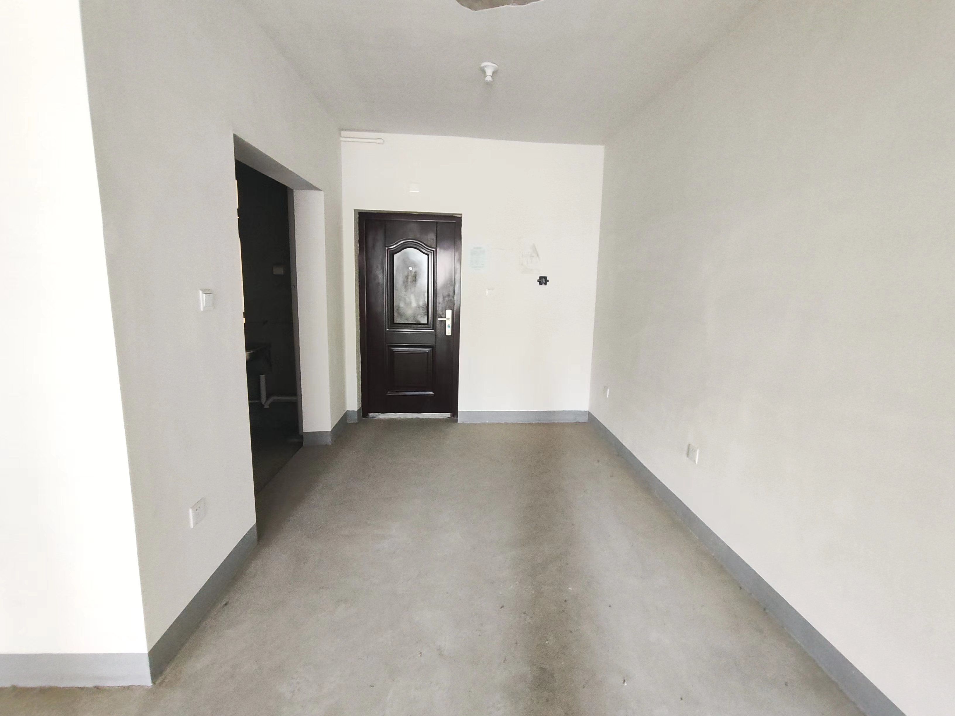 翠园 3室2厅2卫 106m&sup2;