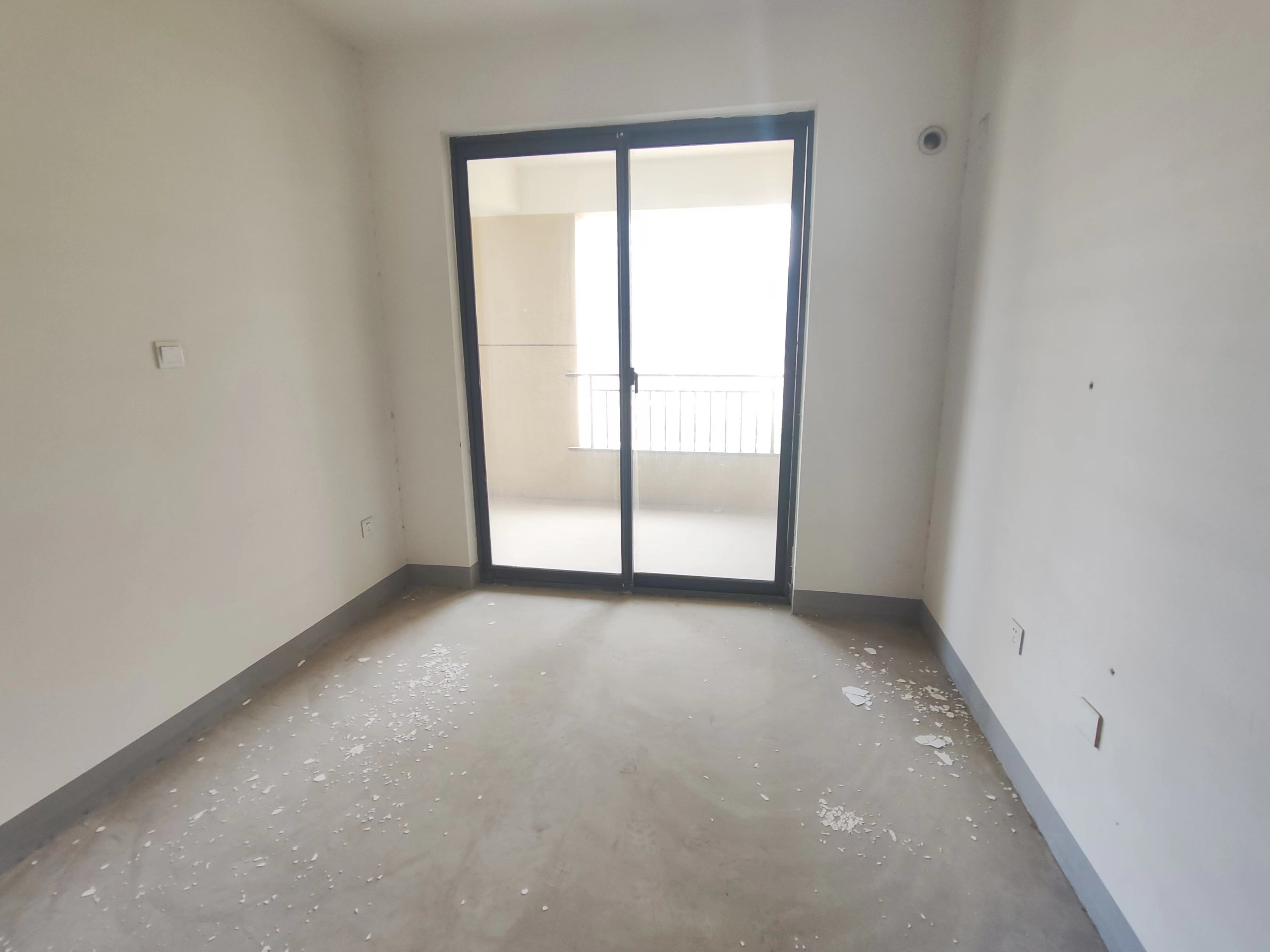 翠园 3室2厅2卫 106m&sup2;