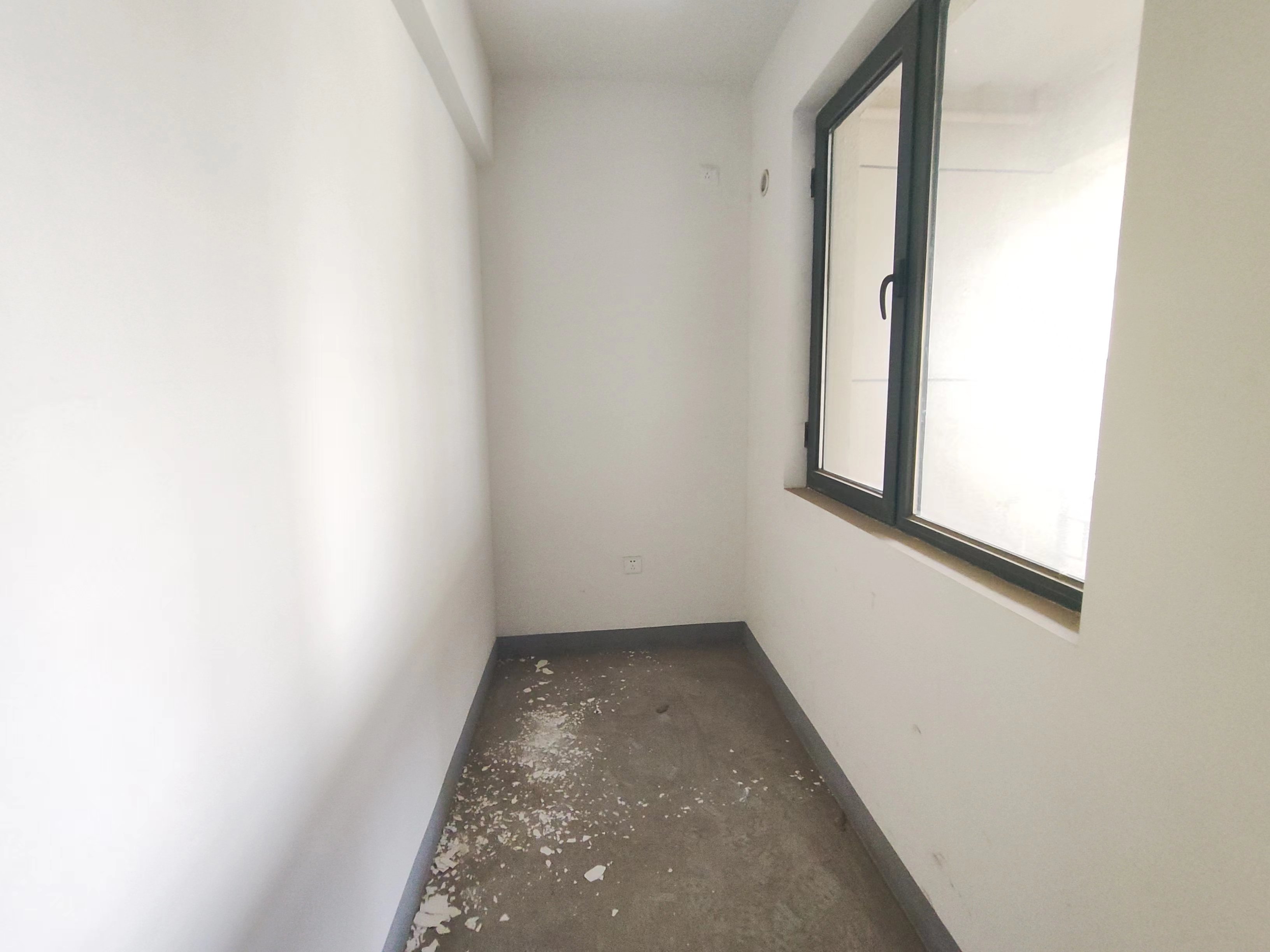 翠园 3室2厅2卫 106m&sup2;