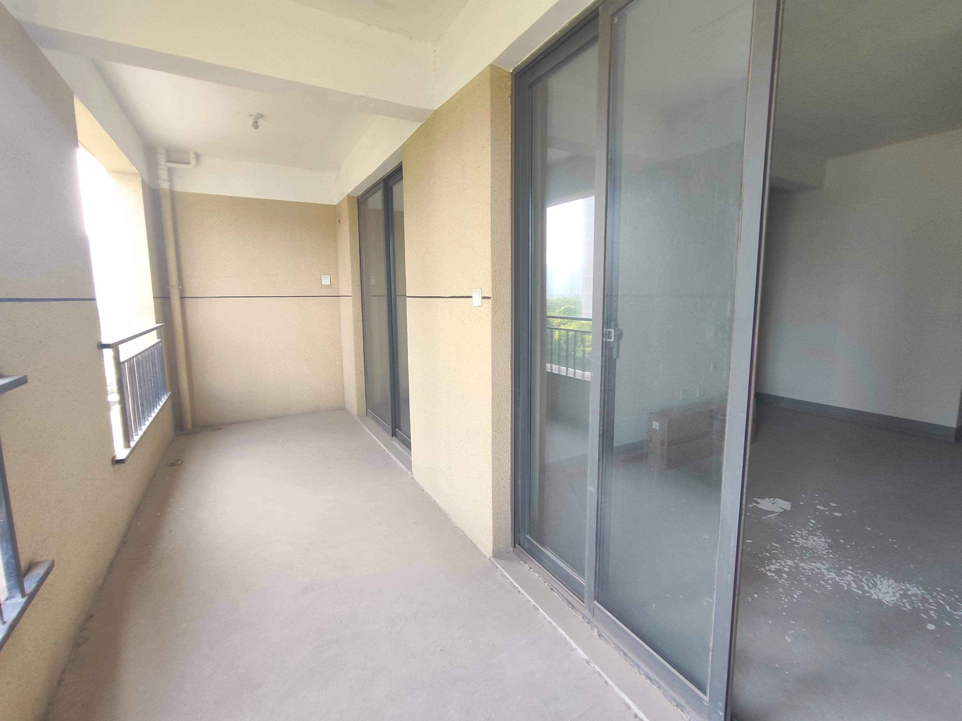 翠园 3室2厅2卫 106m&sup2;