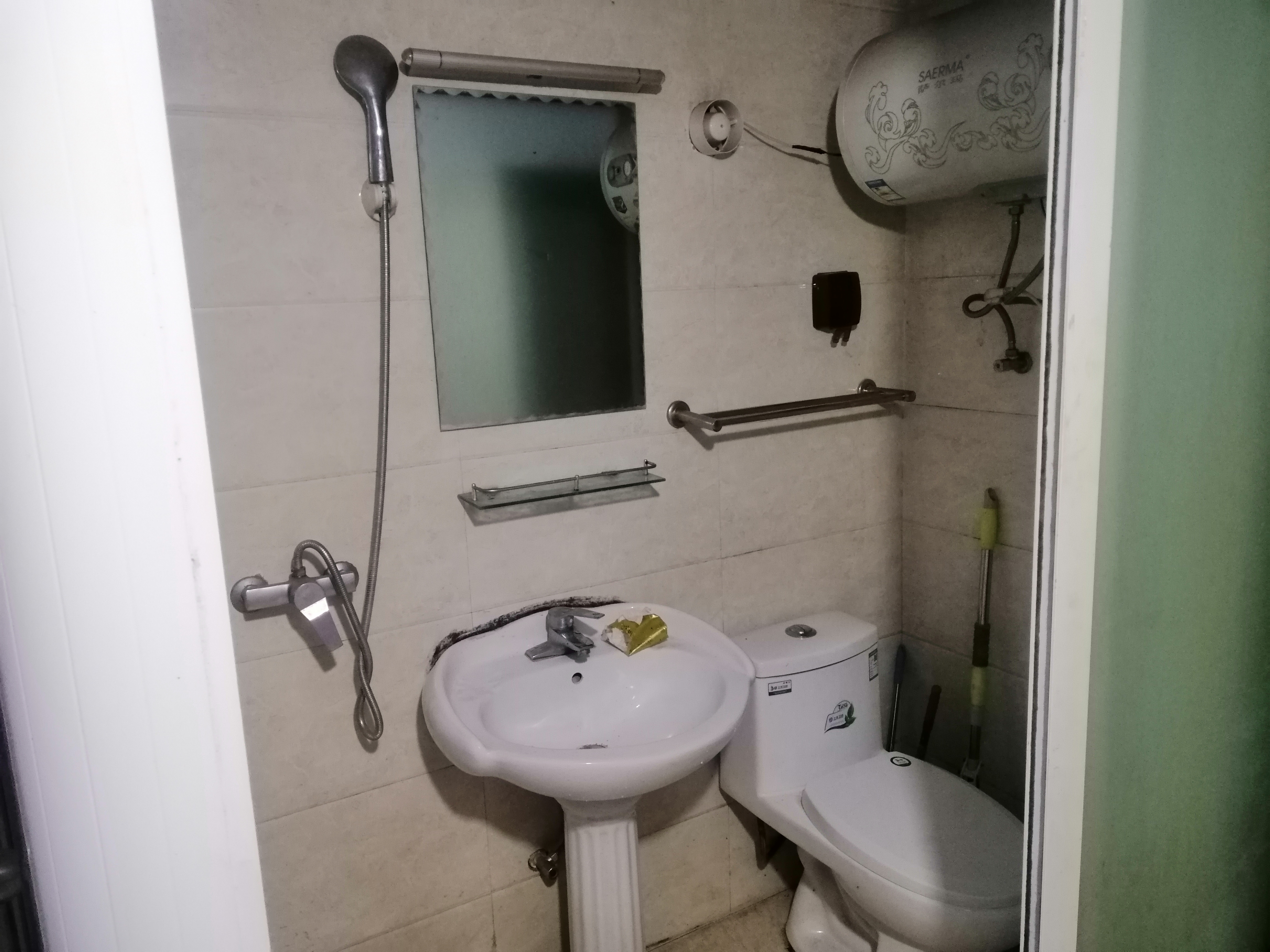 金鑫苑 1室1厅1卫 20m&sup2;