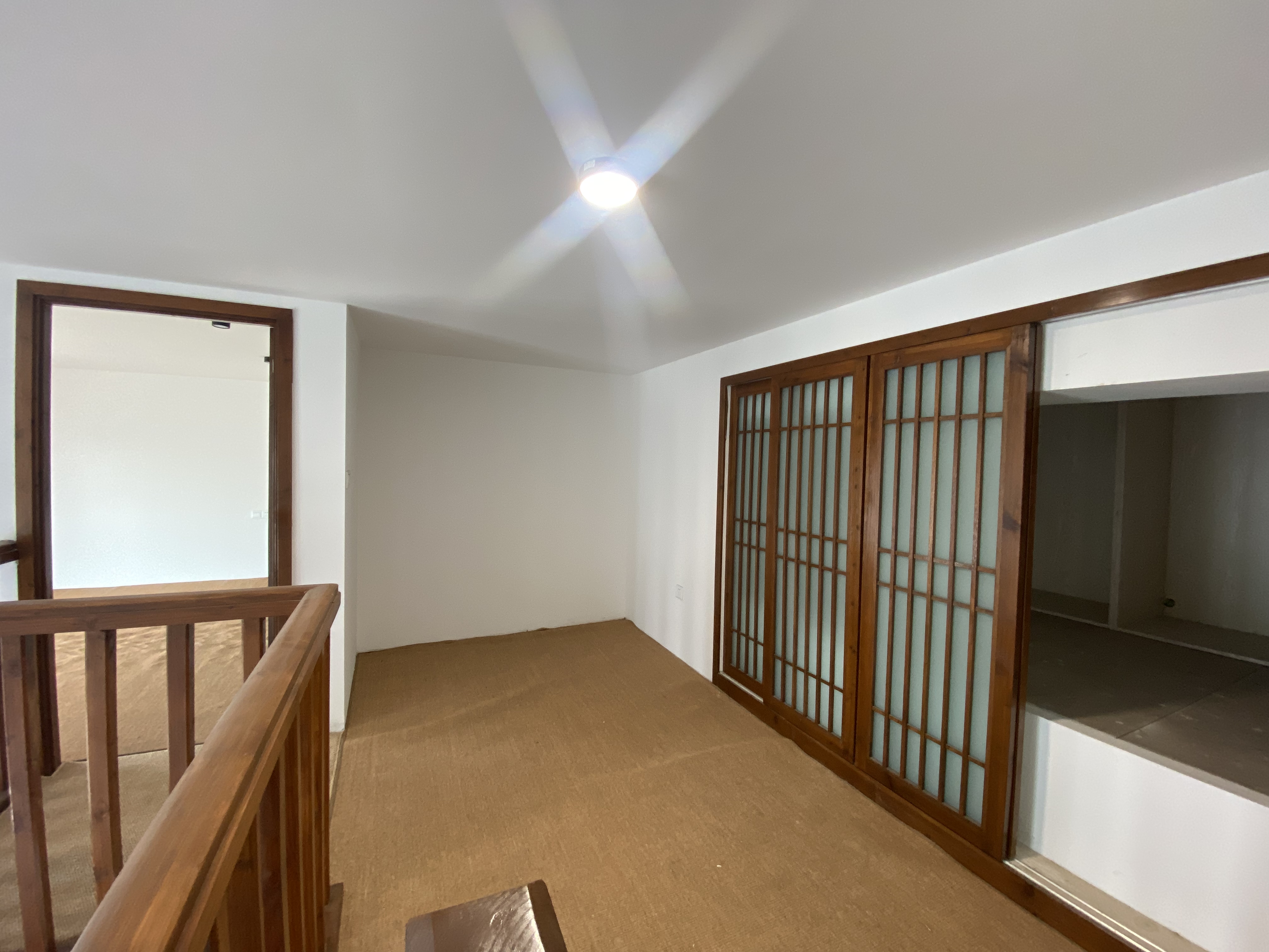 绿洲国际商务公馆C 2室1厅2卫 73m&sup2;