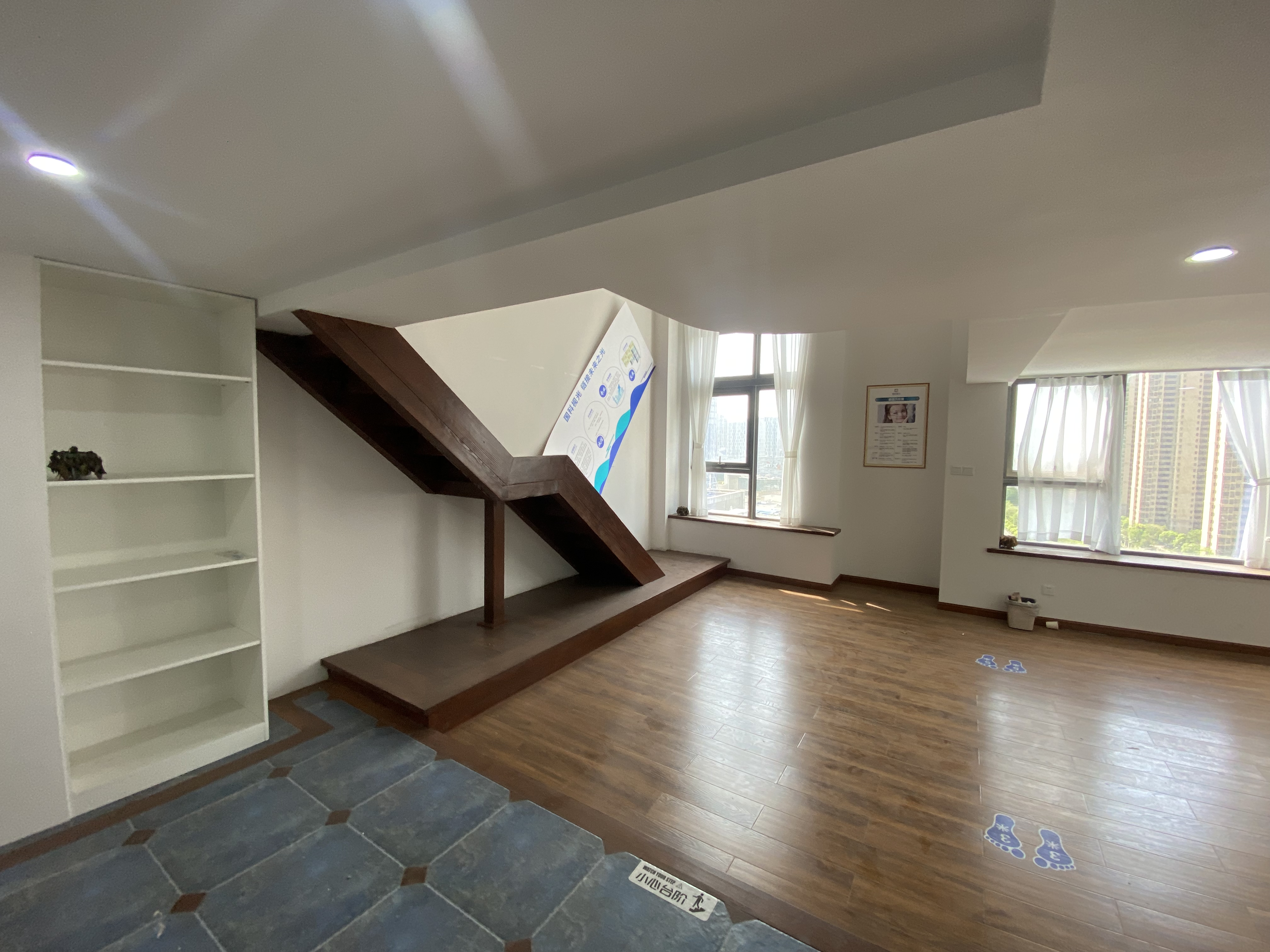 绿洲国际商务公馆C 2室1厅2卫 73m&sup2;